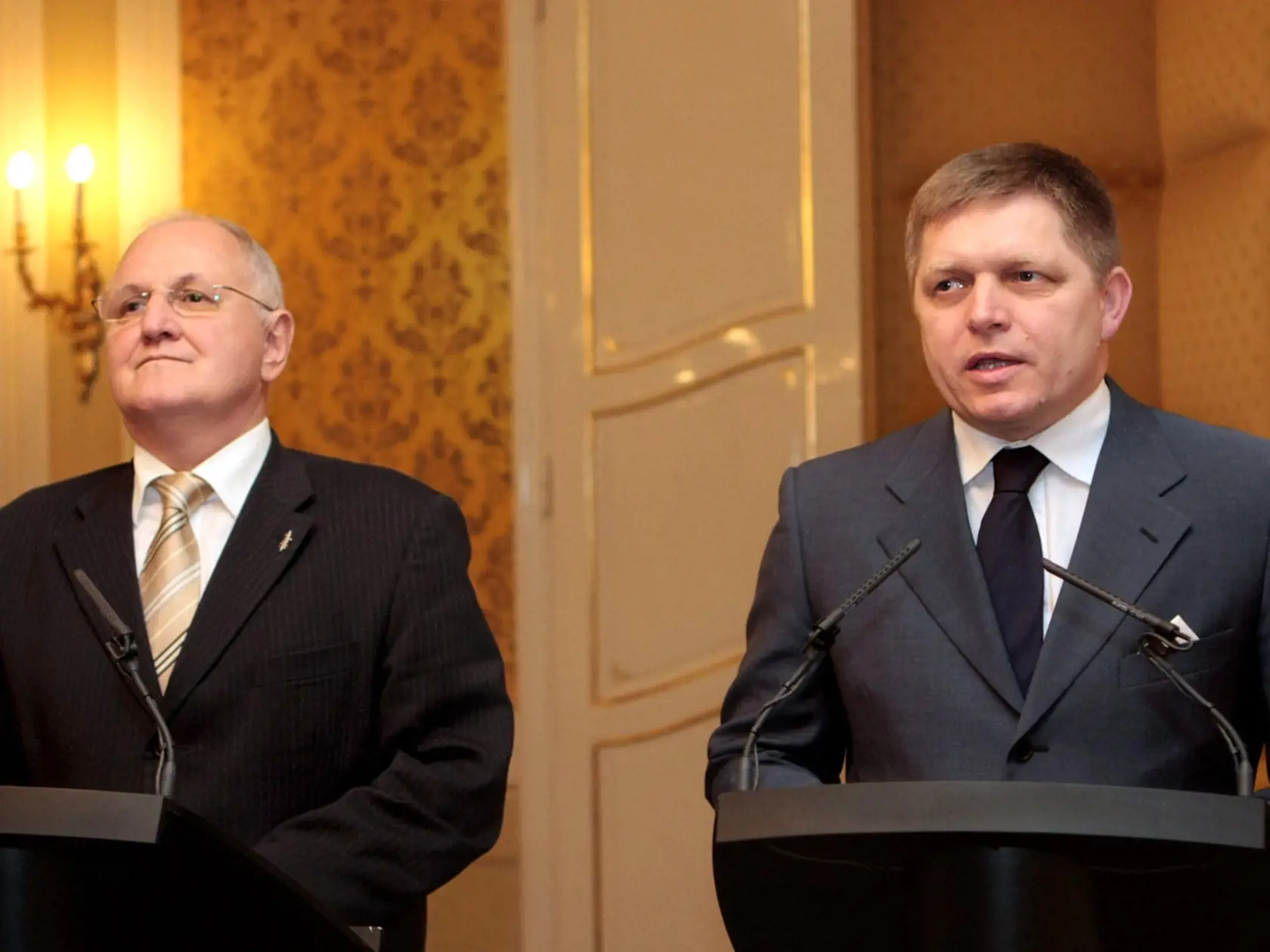 Dušana Čaploviča (†78) a Robert Fico (60)