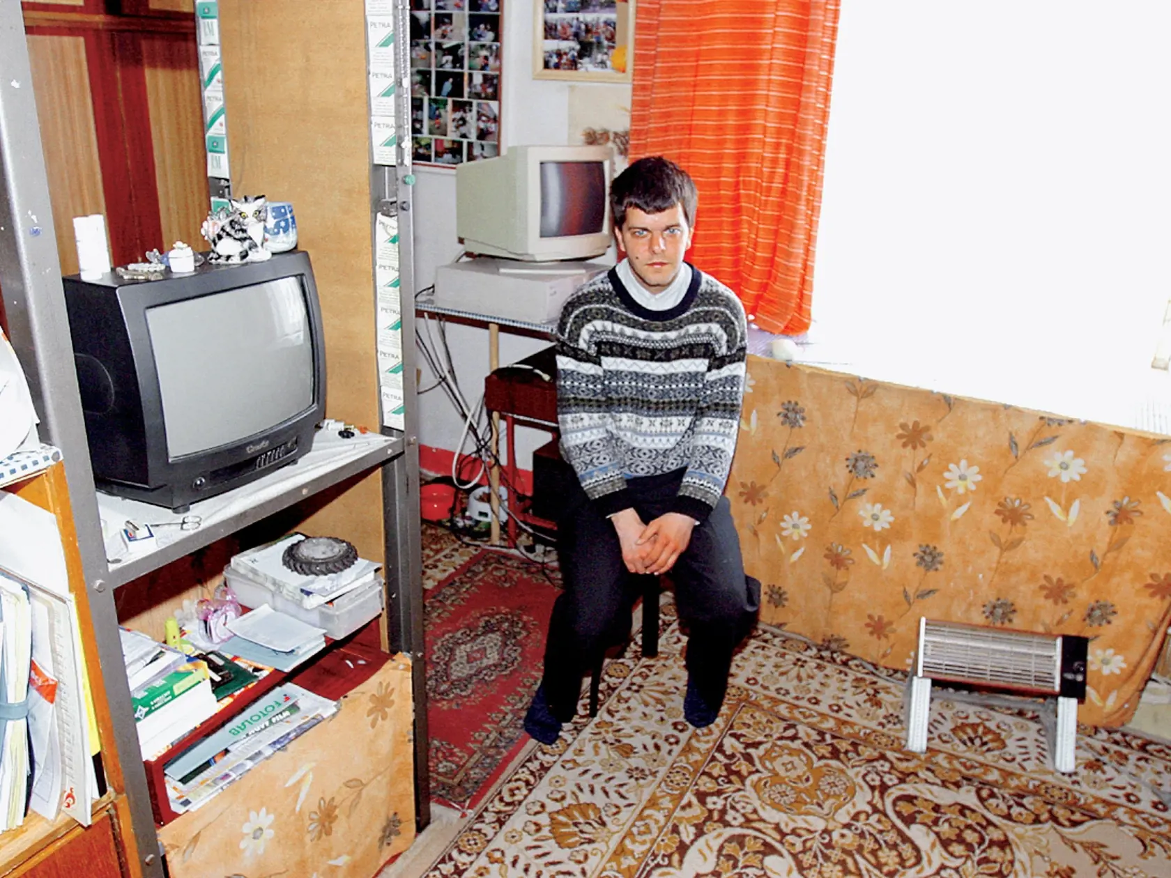 Jožko, spolubývajúci účastníka súťaže Mojsejovci, Guru, Milan Danielha (27)
foto: Ladislav Prikler
uverejnené: Šarm 18/2005
pôvodný súbor:jozkovsplocnejizbe2.eps