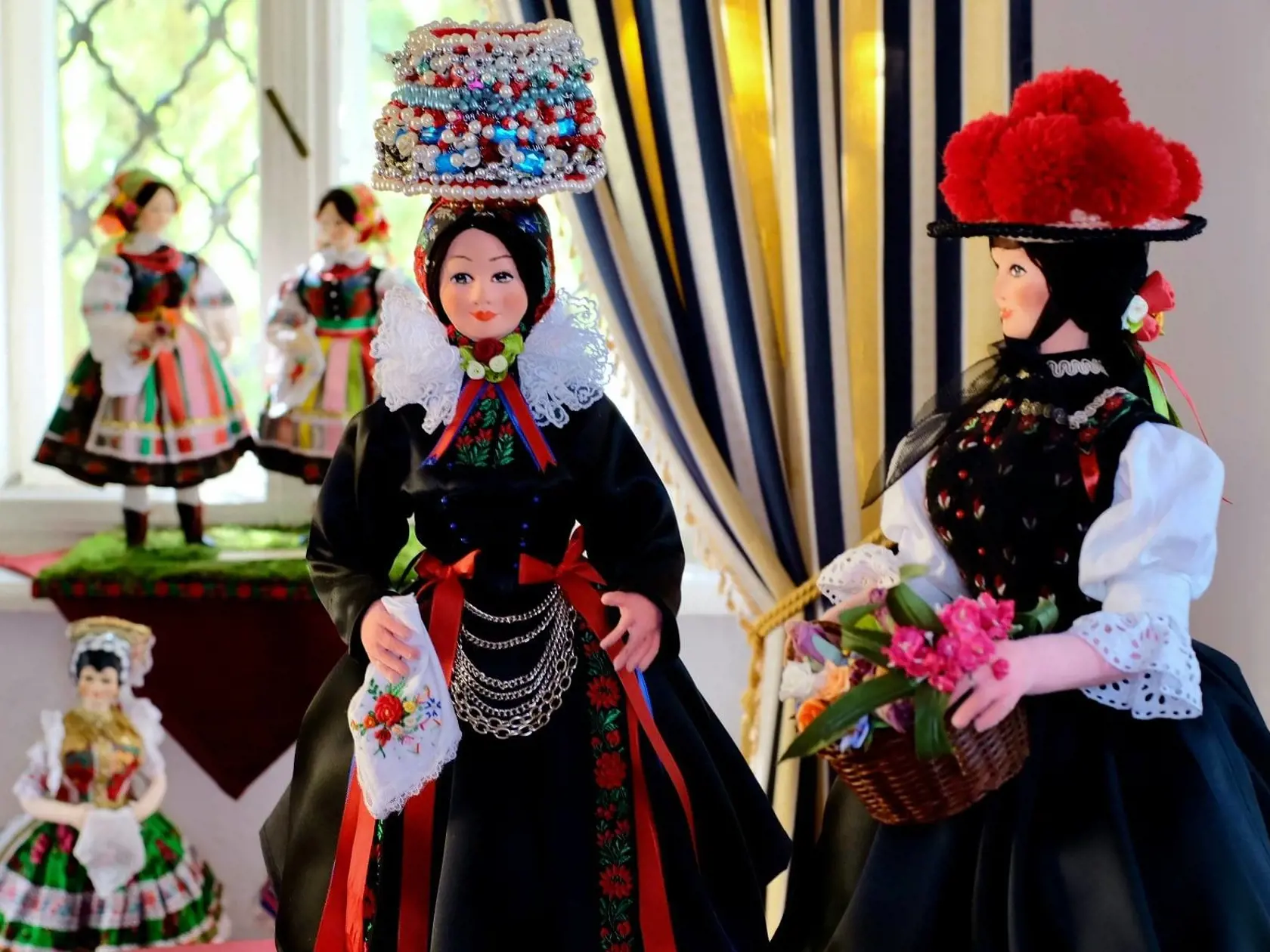 Rósza Guba sa venuje tejto záľube už takmer polstoročie a neuvažuje o tom, že by skončila. Hovorí, že folklór, zvyky a obyčaje sú pre ňu nevyčerpateľnou studnicou inšpirácie.