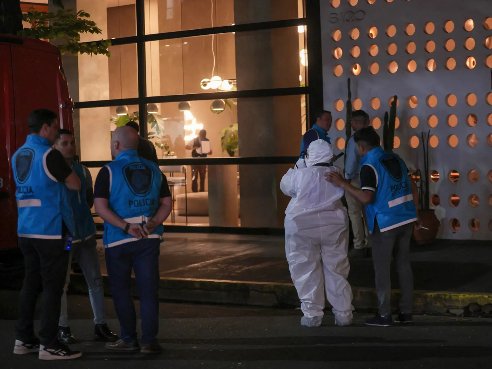 Payne zomrel po páde z 3. poschodia hotela v Buenos Aires.