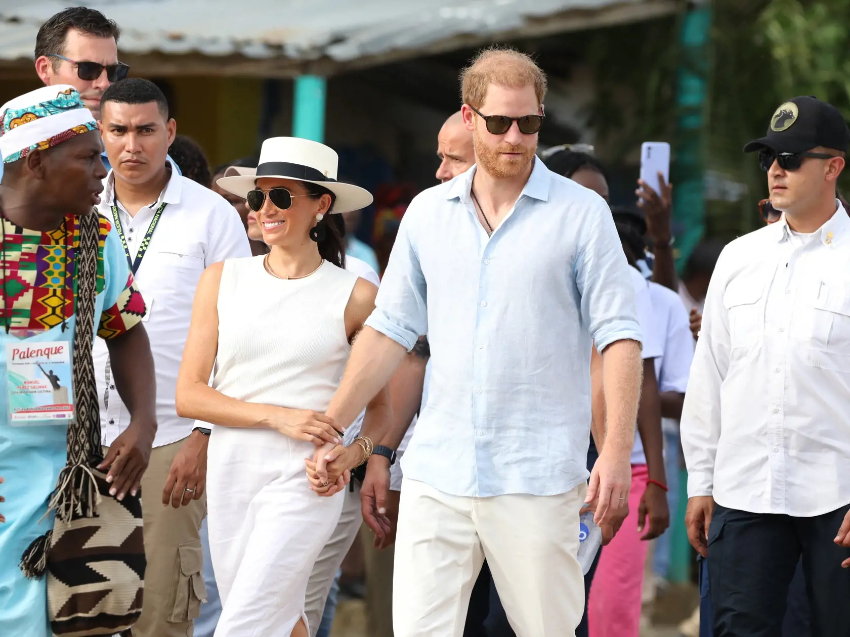 Samotný bývalý zástupca Combsa, Rob Shuter, povedal: "Diddy bol posadnutý princom Harrym a princom Williamom." Hudobný producent sa pokúsil „viac ako 10-krát“ presvedčiť princov, aby sa zúčastnili odviazanej zábavy. Hoci sa princovia Harry a William mali počas roku 2000 zúčastniť množstva „divokých večierkov“, žiaden by sa pravdepodobne nevyrovnal noci organizovanej hudobníkom.
