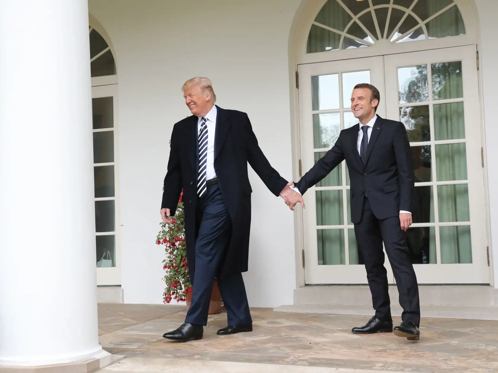 Francúzsky prezident  Emmanuel Macron a jeho americký náprotivok Donald Trump.