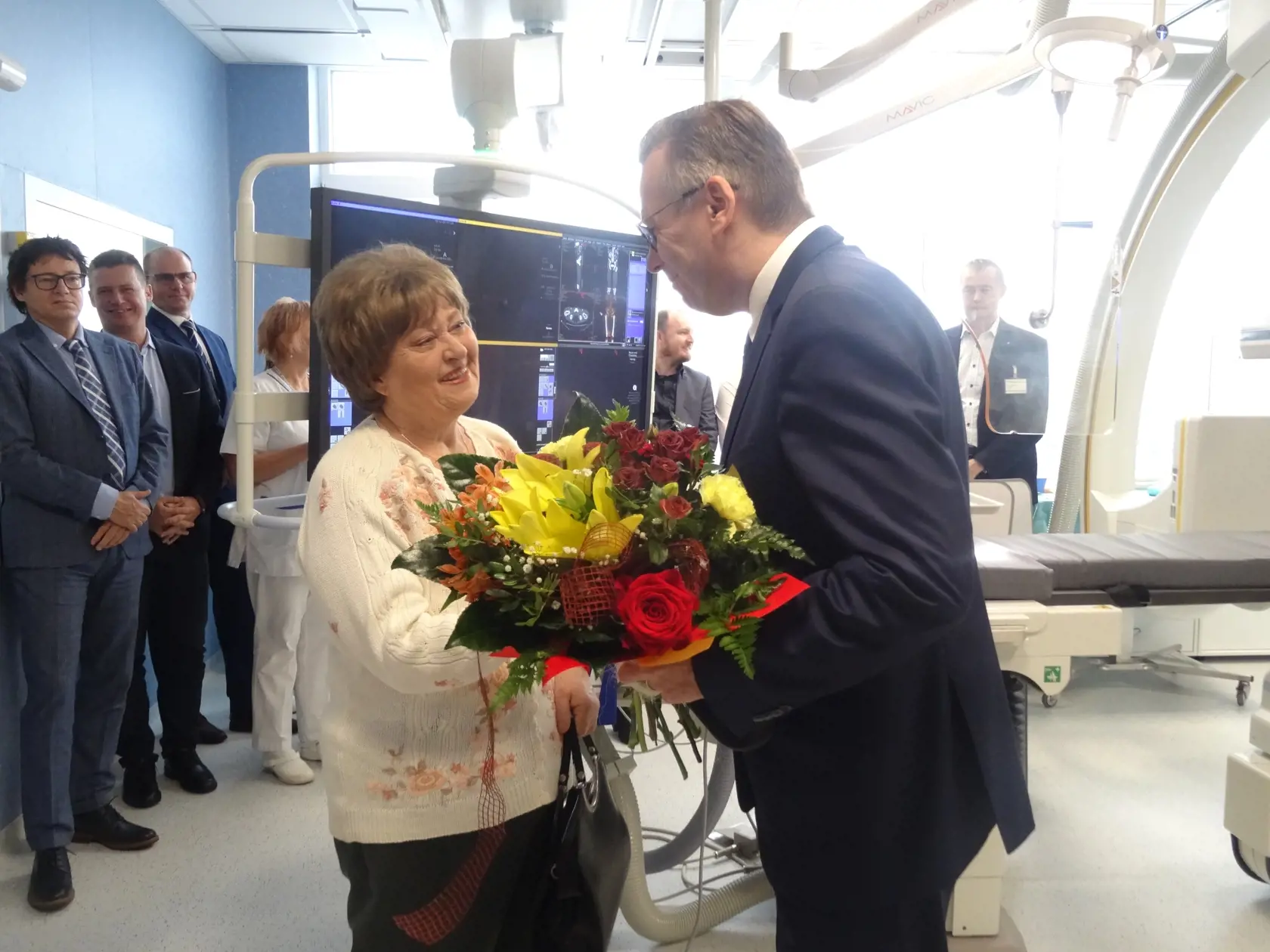 Michalovčanka Helene Čonková (70) s Vladimírom Dvorovým, generálnym riaditeľom siete ProCare a Svet zdravia.