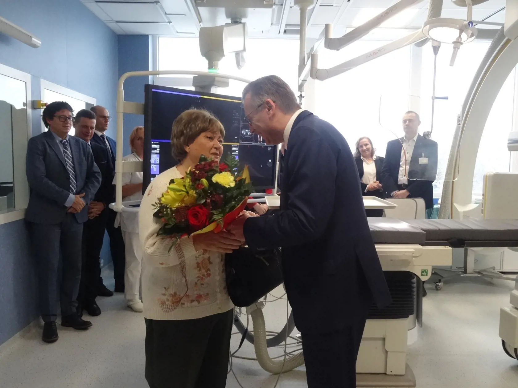 Michalovčanka Helene Čonková (70) s Vladimírom Dvorovým, generálnym riaditeľom siete ProCare a Svet zdravia.