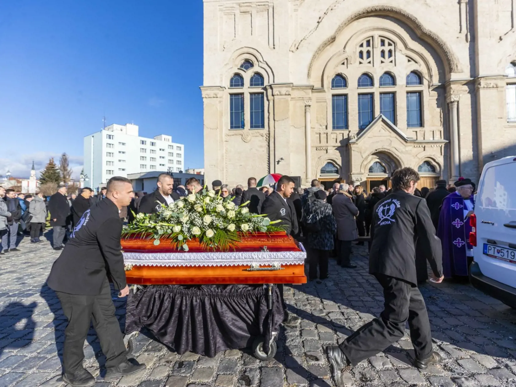V utorok (17.1.2023) sa konal pohreb politika Miklósa Duraya v Lučenci.