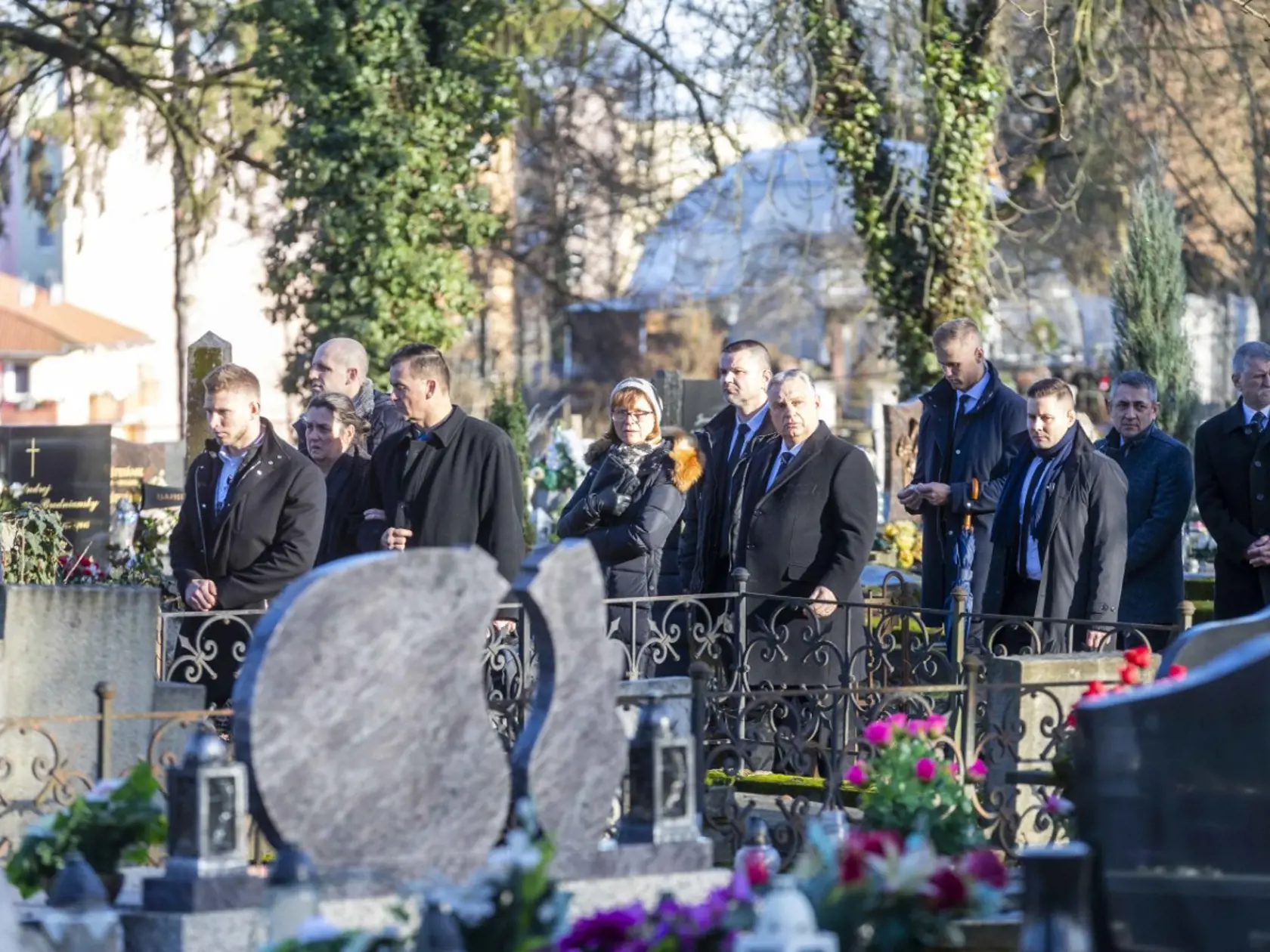 V utorok sa konal pohreb politika Miklósa Duraya v Lučenci. Kondolovať prišlo viacero delegácií z Maďarska vrátane maďarského premiéra Viktora Orbána.