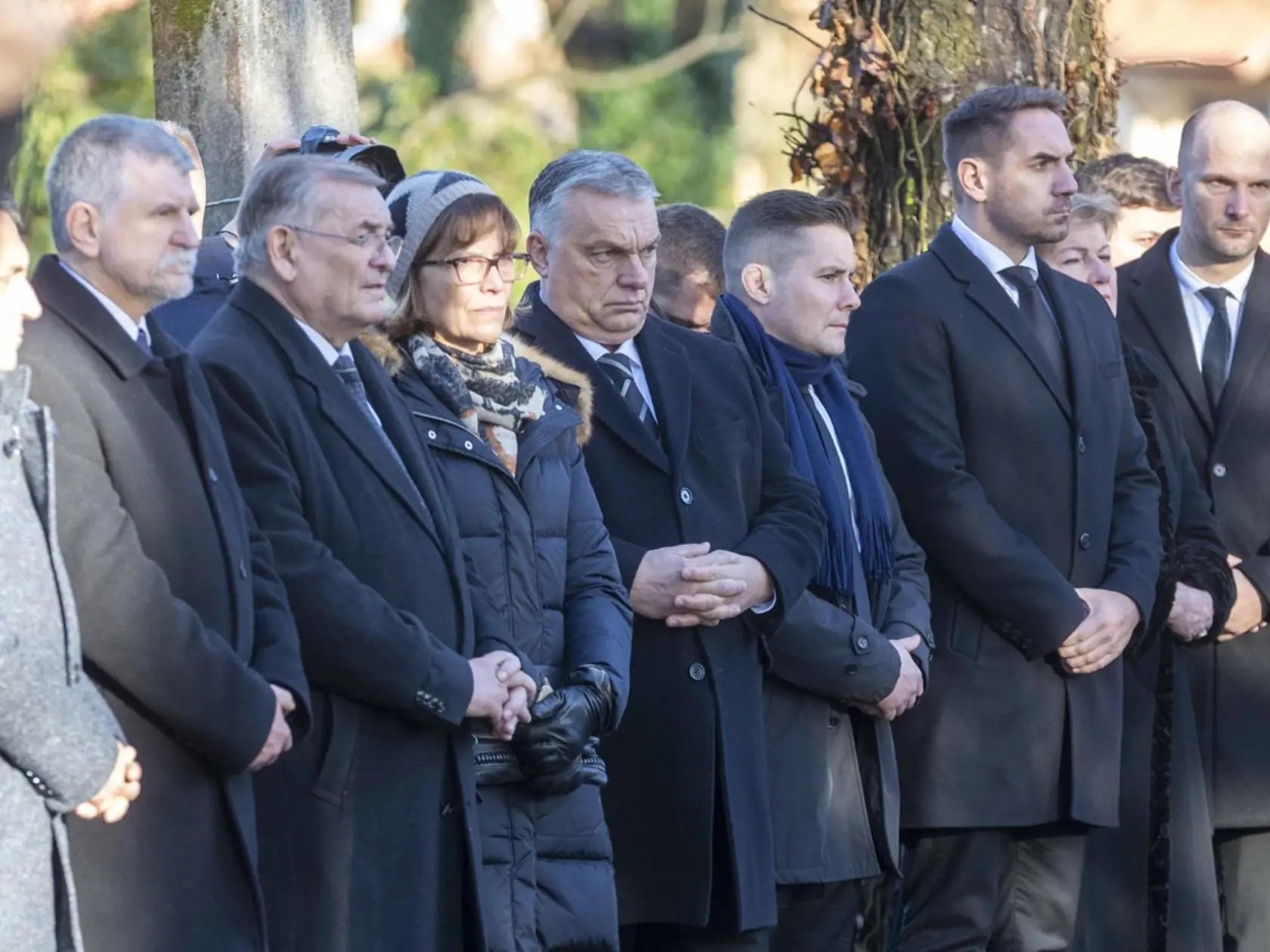 V utorok sa konal pohreb politika Miklósa Duraya v Lučenci. Kondolovať prišlo viacero delegácií z Maďarska vrátane maďarského premiéra Viktora Orbána.
