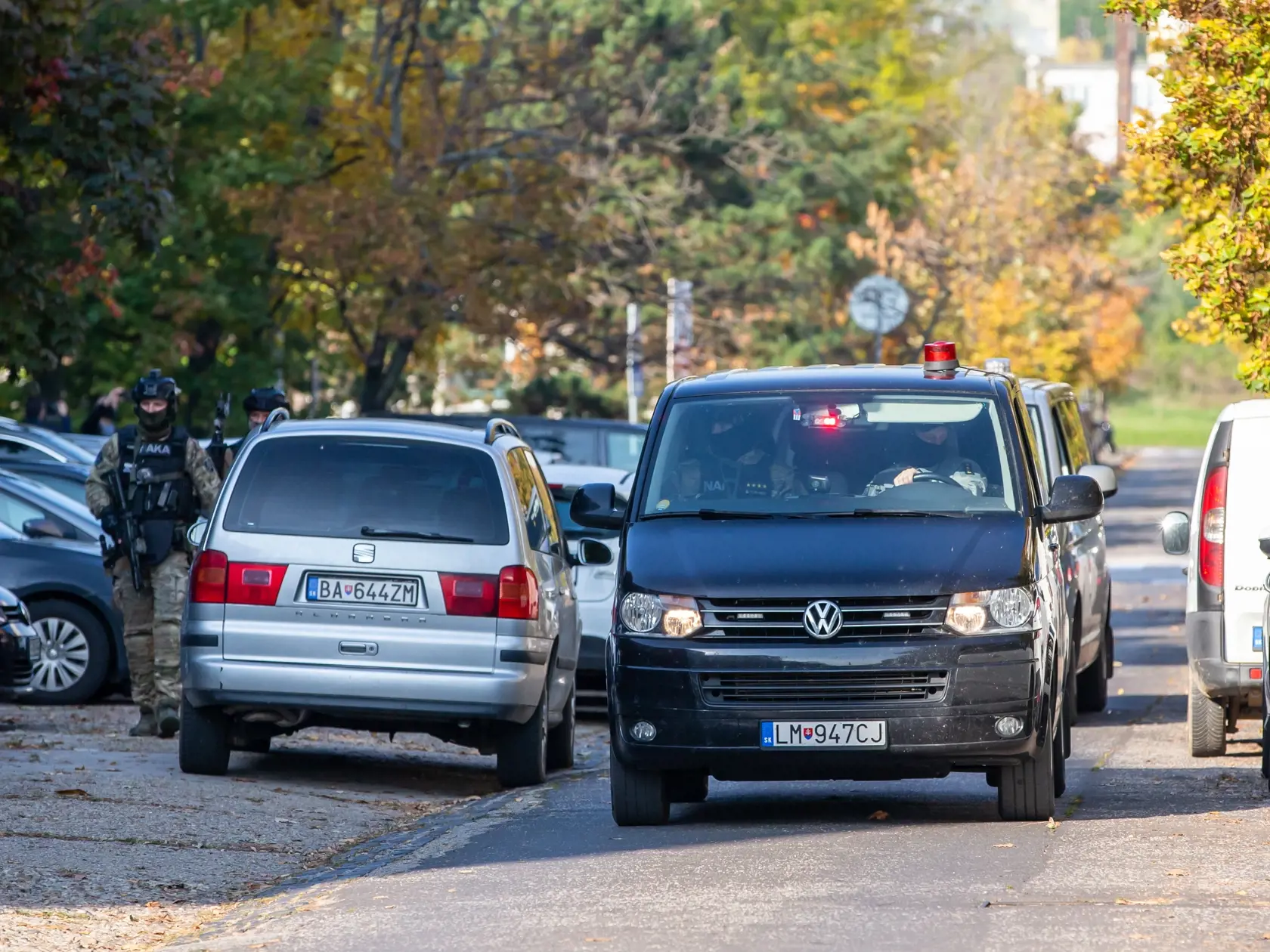 Na snímke je NAKA po zadržaní špeciálneho prokurátora Dušana Kováčika v Bratislave. 