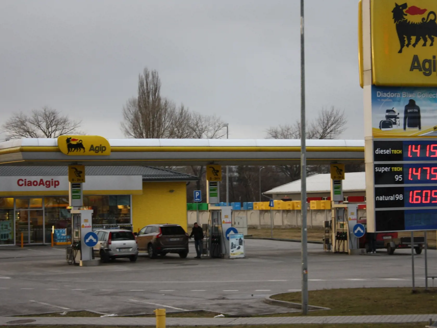 Extra zdražovanie na benzínkach zatiaľ nie je reálne.