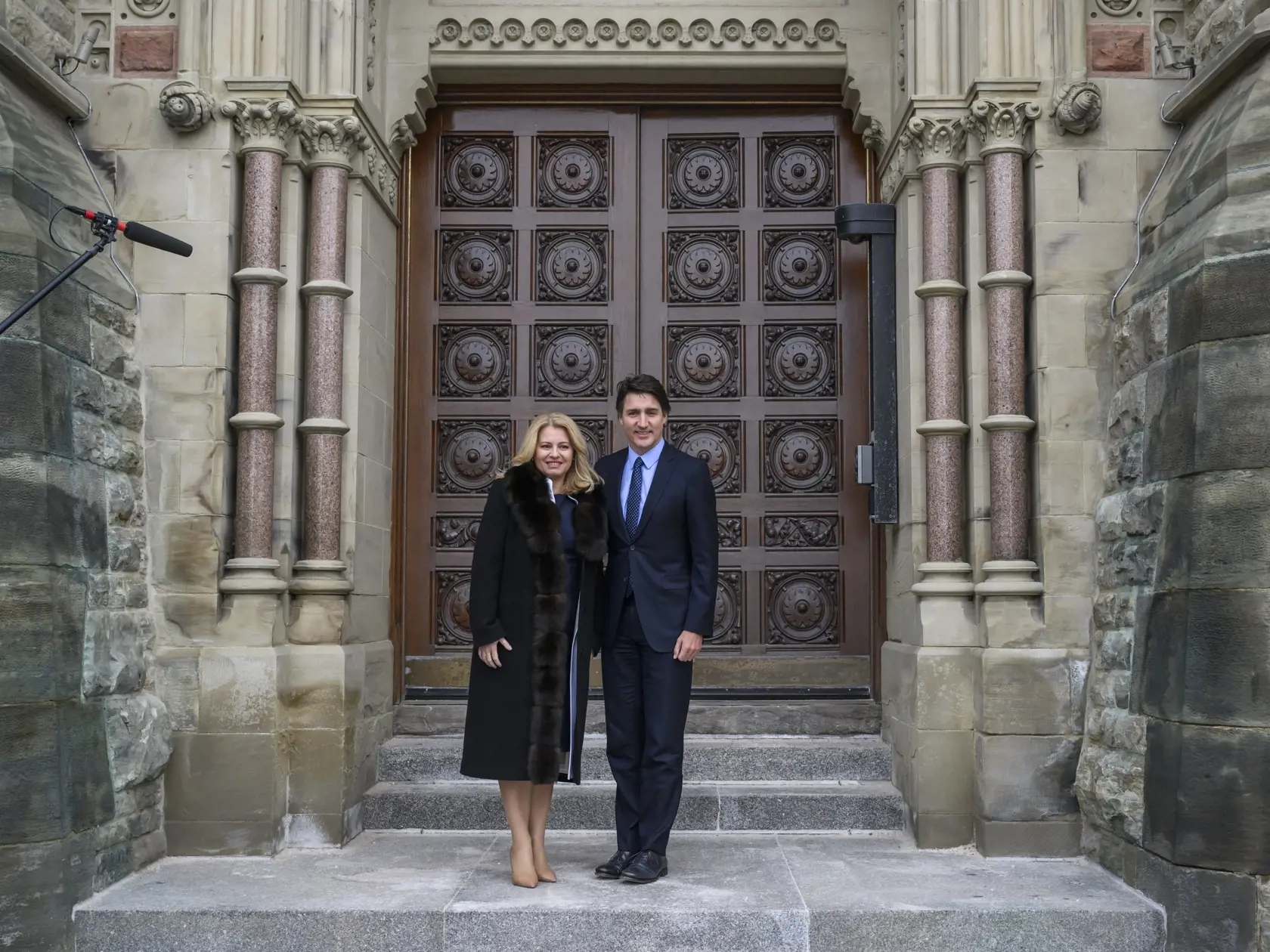 Na snímke vľavo prezidentka SR Zuzana Čaputová sa stretla v utorok s kanadským premiérom Justinom Trudeauom v Ottawe 30. januára 2024.