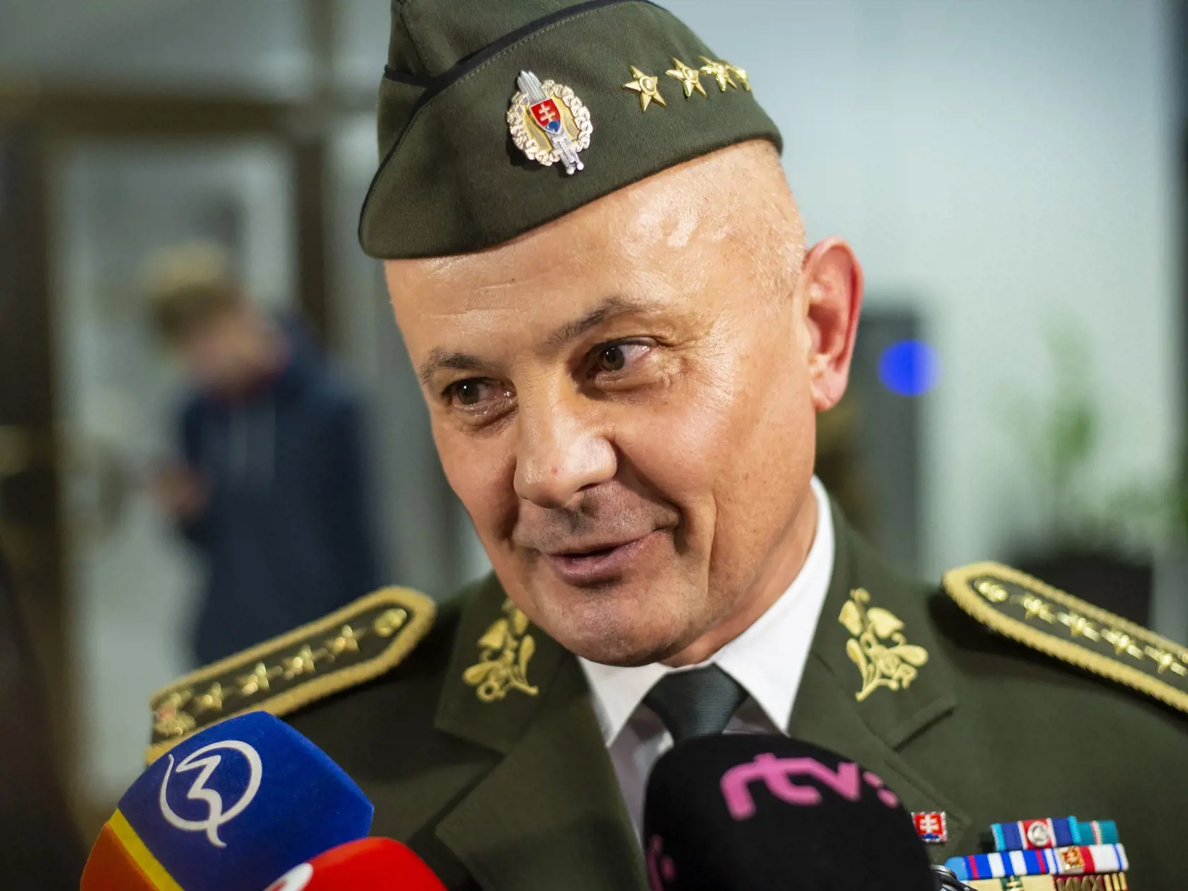 Na snímke riaditeľ Vojenského spravodajstva ministerstva obrany (MO) SR gen. Ján Balciar počas brífingu po skončení zasadnutia Osobitného kontrolného výboru Národnej rady (NR) SR na kontrolu činnosti Vojenského spravodajstva (VS) v Bratislave 30. januára 2019.