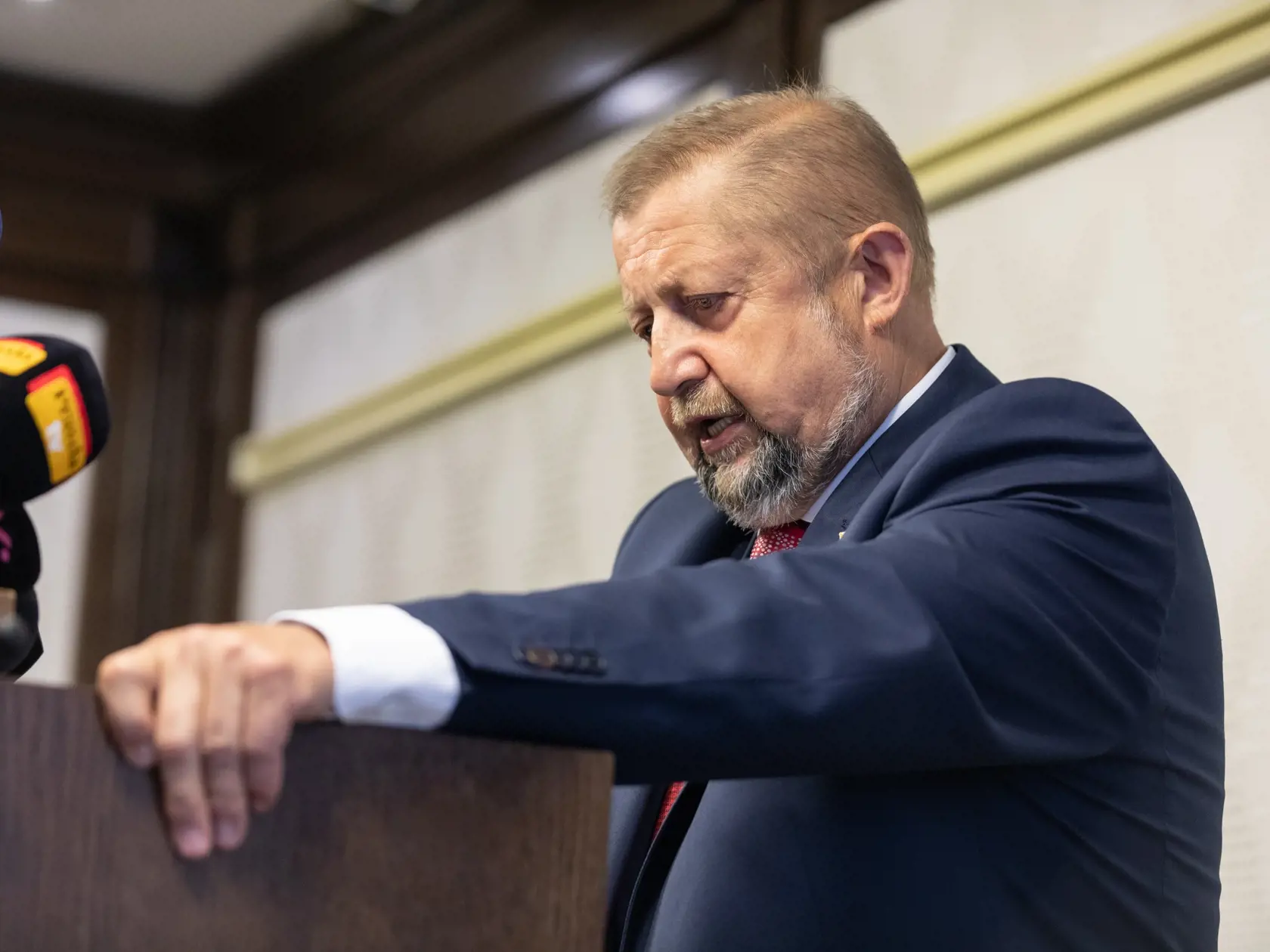 Tlačová konferencia Štefana Harabína v bratislavskom hoteli Apollo k menovaní novej prezidentky.