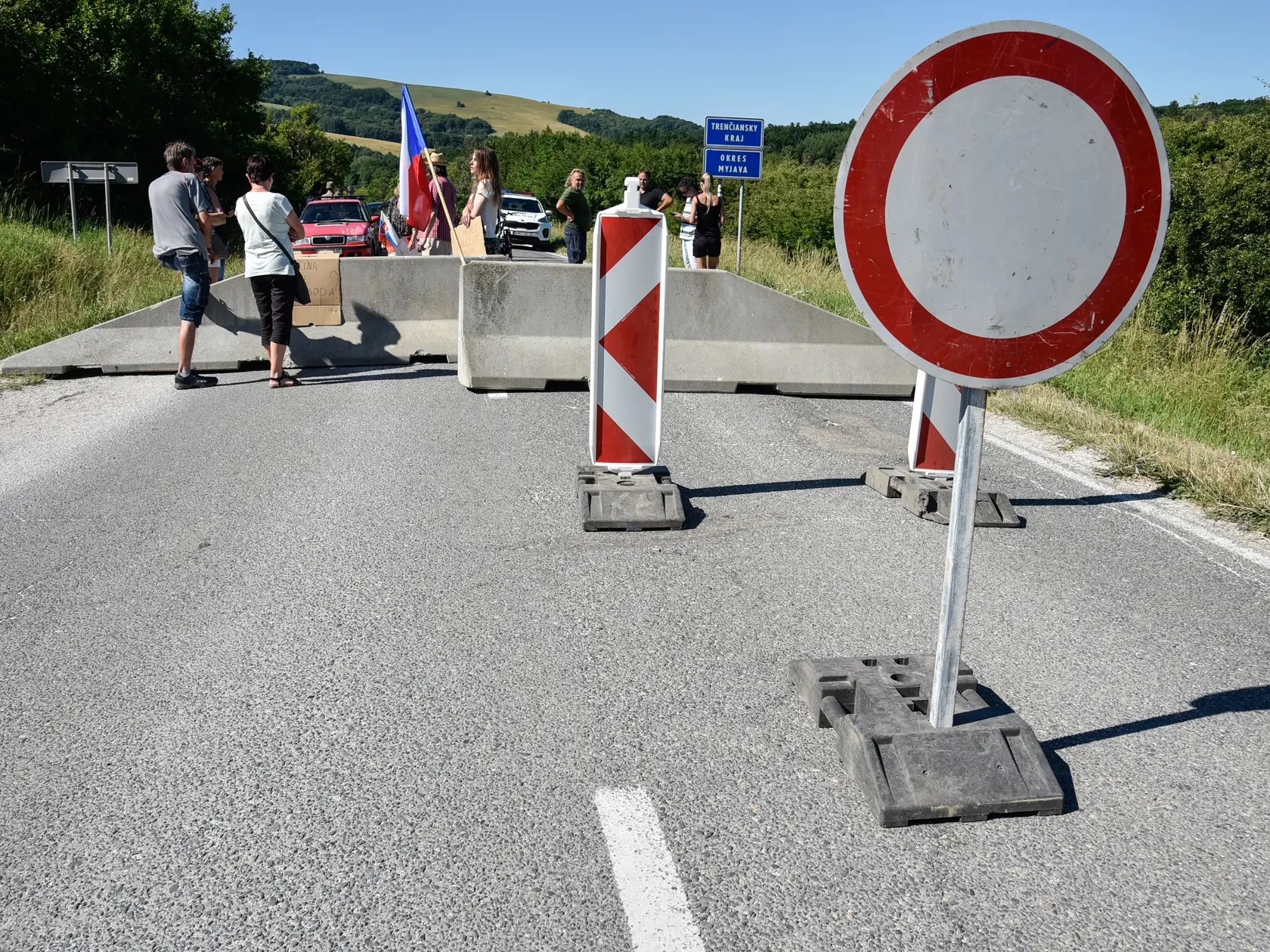 Na snímke uzavretý hraničný priechod Vrbovce – Velká nad Veličkou vo Vrbovciach 6. júla 2021. ritz