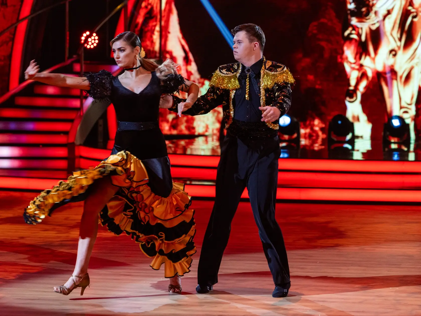 Šimon Jakuš a Patrícia Piešťanská zatancovali paso doble.