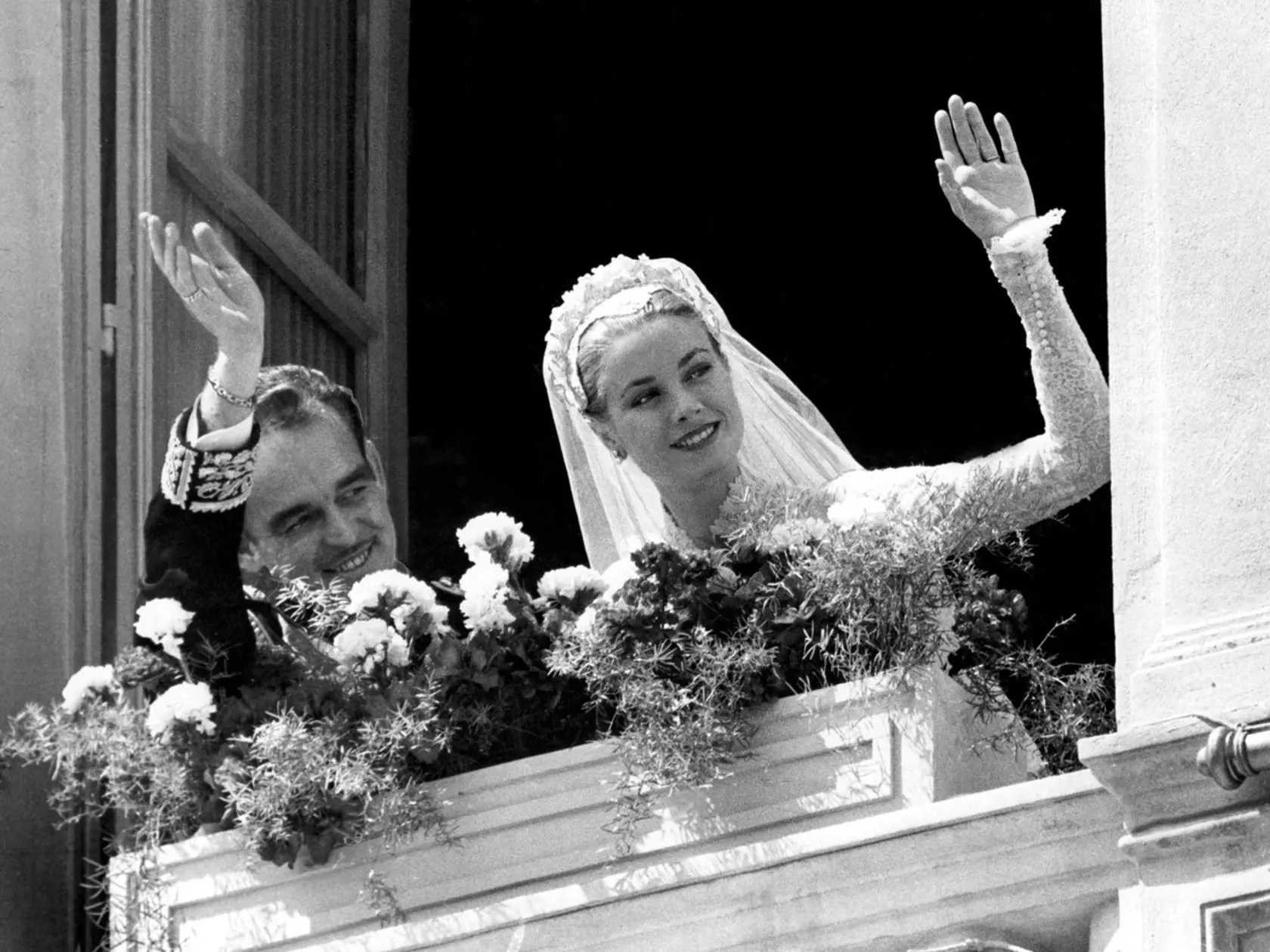 Ikona Grace Kelly očarila aj Mirandu Kerr.
