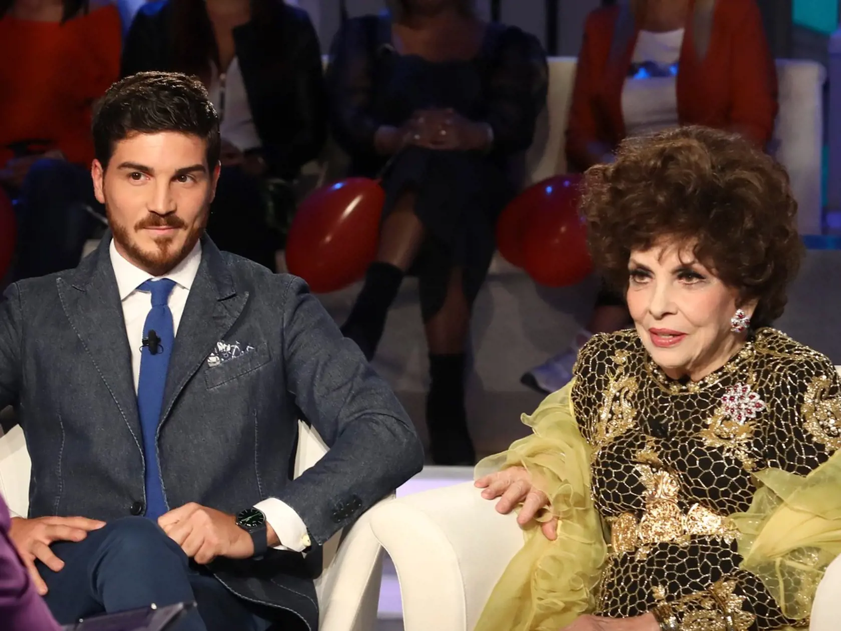 V talk šou na jeseň spolu s asistentom hovorila o tom, ako ju syn vláči po súdoch a dáva vyšetrovať, lebo mu vadí, že sa o svoj majetok podelila aj práve s týmto krásavcom Andreom.