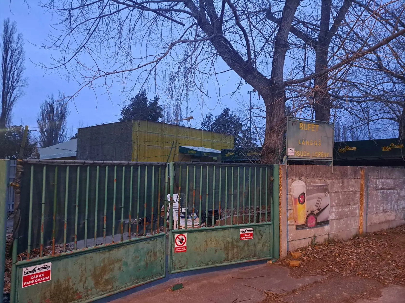 V Komárne žijú obyvatelia mesta doslova pod tikajúcou bombou.