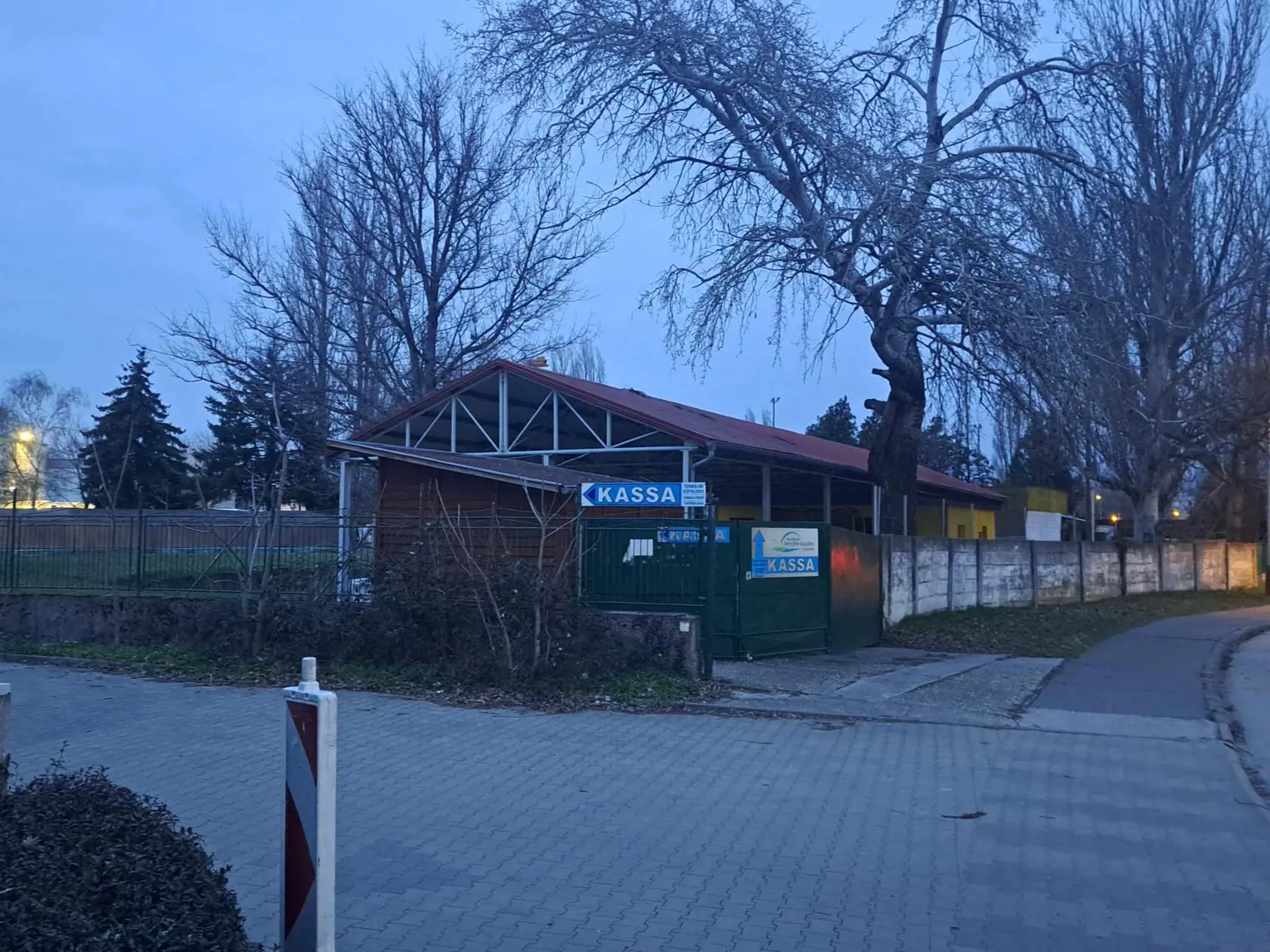 V Komárne žijú obyvatelia mesta doslova pod tikajúcou bombou.