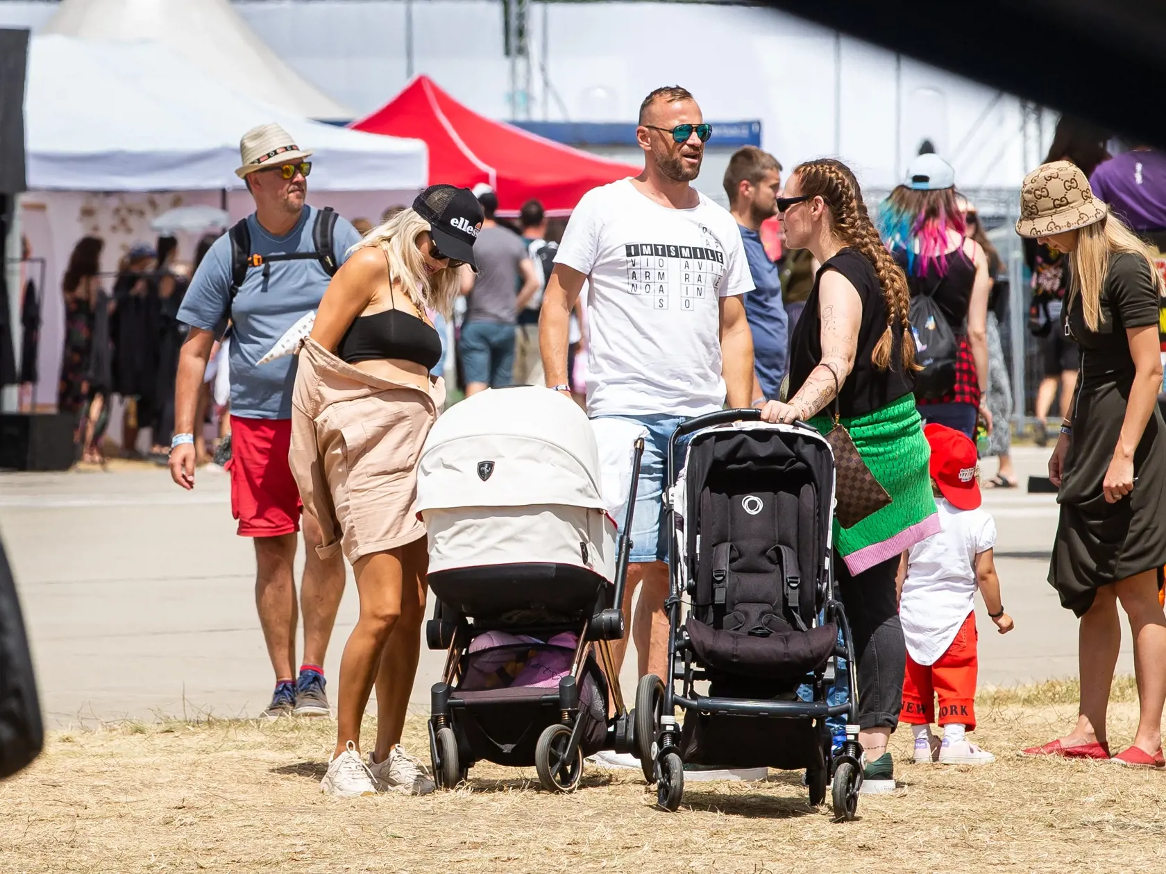 Tretí deň hudobného festivalu "POHODA 2022" na letisku v Trenčíne. Na snímke Ivana Gáborík s manželom Mariánom Gáboríkom. 