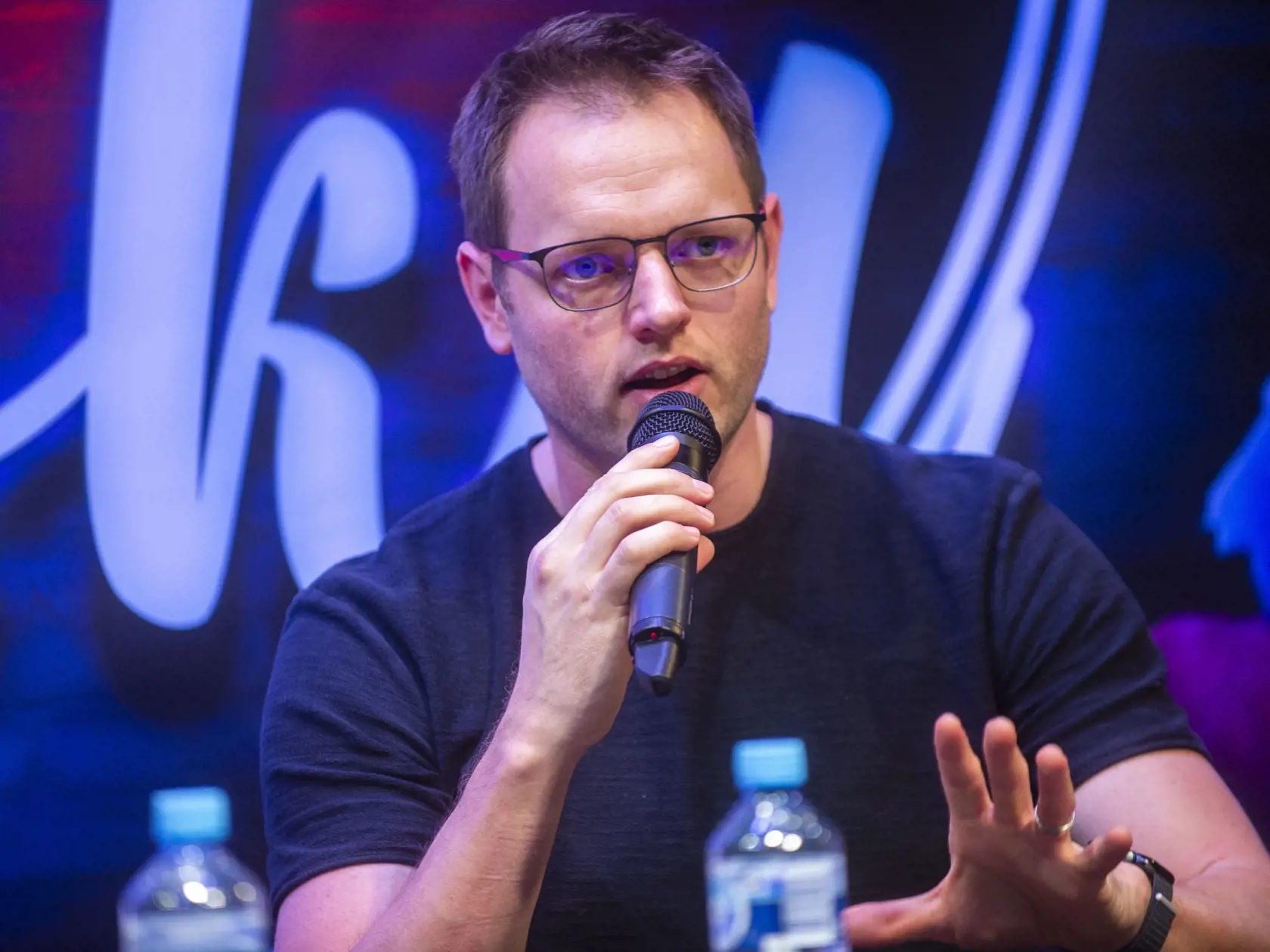 Na snímke herec Ján Kříž počas prezentácie  muzikálu s názvom Biograf láska v Bratislave v stredu 7. februára 2024. Český muzikál so skladbami Hany Zagorovej bude mať slovenskú premiéru 14. - 17. marca. FOTO TASR - Jakub Kotian