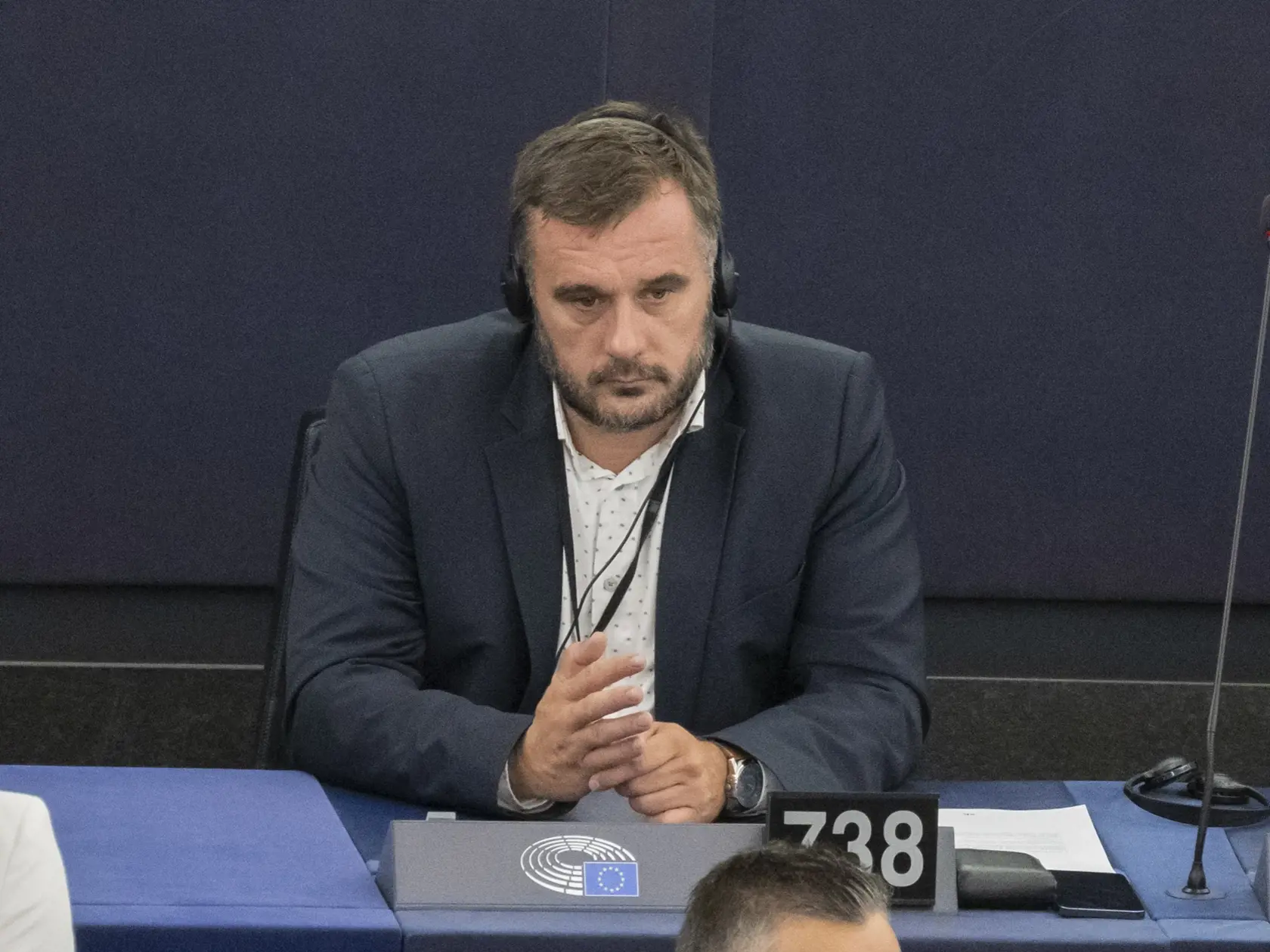 Na snímke slovenský europoslanec Michal Wiezik (PS) počas ustanovujúcej plenárnej schôdze Európskeho parlamentu po júnových voľbách v utorok 16. júla 2024 v Štrasburgu. Poslanci v utorok a v stredu zvolia predsedu EP najbližšieho 2,5 roka, ako aj 14 podpredsedov a piatich kvestorov. FOTO TASR - Martin Baumann