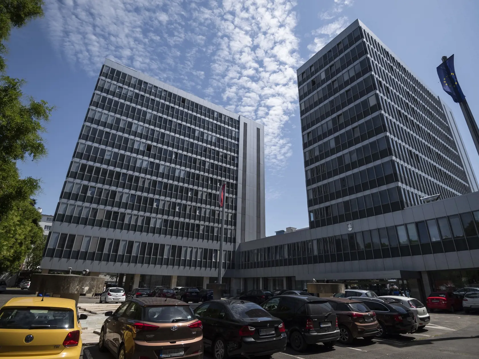 Na snímke budova, v ktorej sídli Ministerstvo práce, sociálnych vecí a rodiny SR a Implementačná agentúra Ministerstva práce, sociálnych vecí a rodiny SR na Špitálskej ulici v Bratislave 13. júla 2020. FOTO TASR - Jaroslav Novák