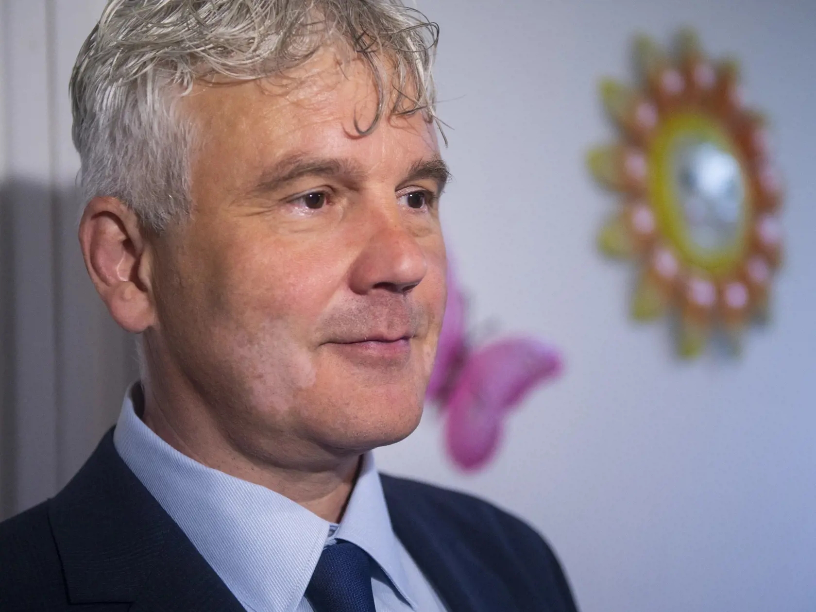 Na snímke nový komisár pre deti Jozef Mikloško počas tlačovej konferencie v Bratislave v stredu 1. júna 2022. Mikloško predstavil programový zámer a priority pre nastávajúce funkčné obdobie v úlohe komisára. FOTO TASR - Jakub Kotian