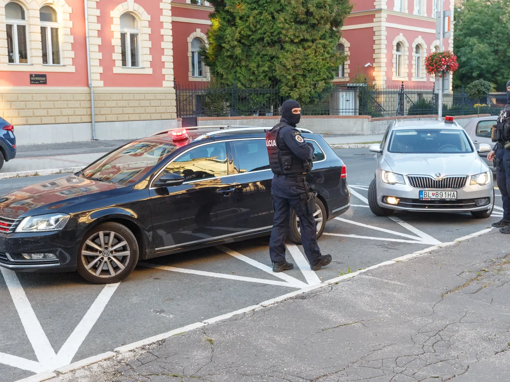 Kukláči predviedli obvinených z vraždy Jána Kuciaka na špeciálny trestný súd v Banskej Bystrici.