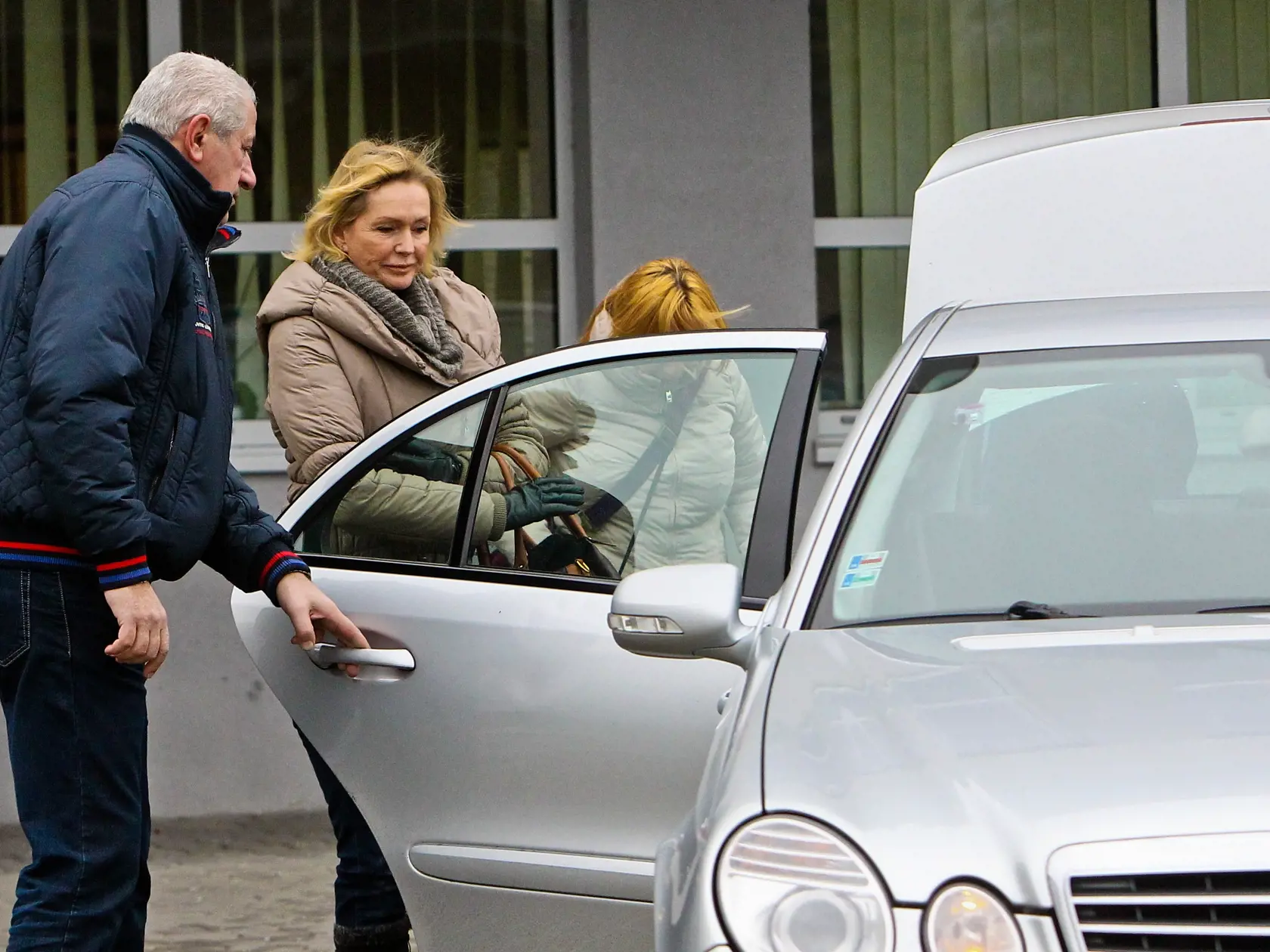 Ceska spevacka Helena Vondrackova priletela na vystupenie do Bratislavy sukromnym lietadlom spolocne s manzelom Martinom Michalom.