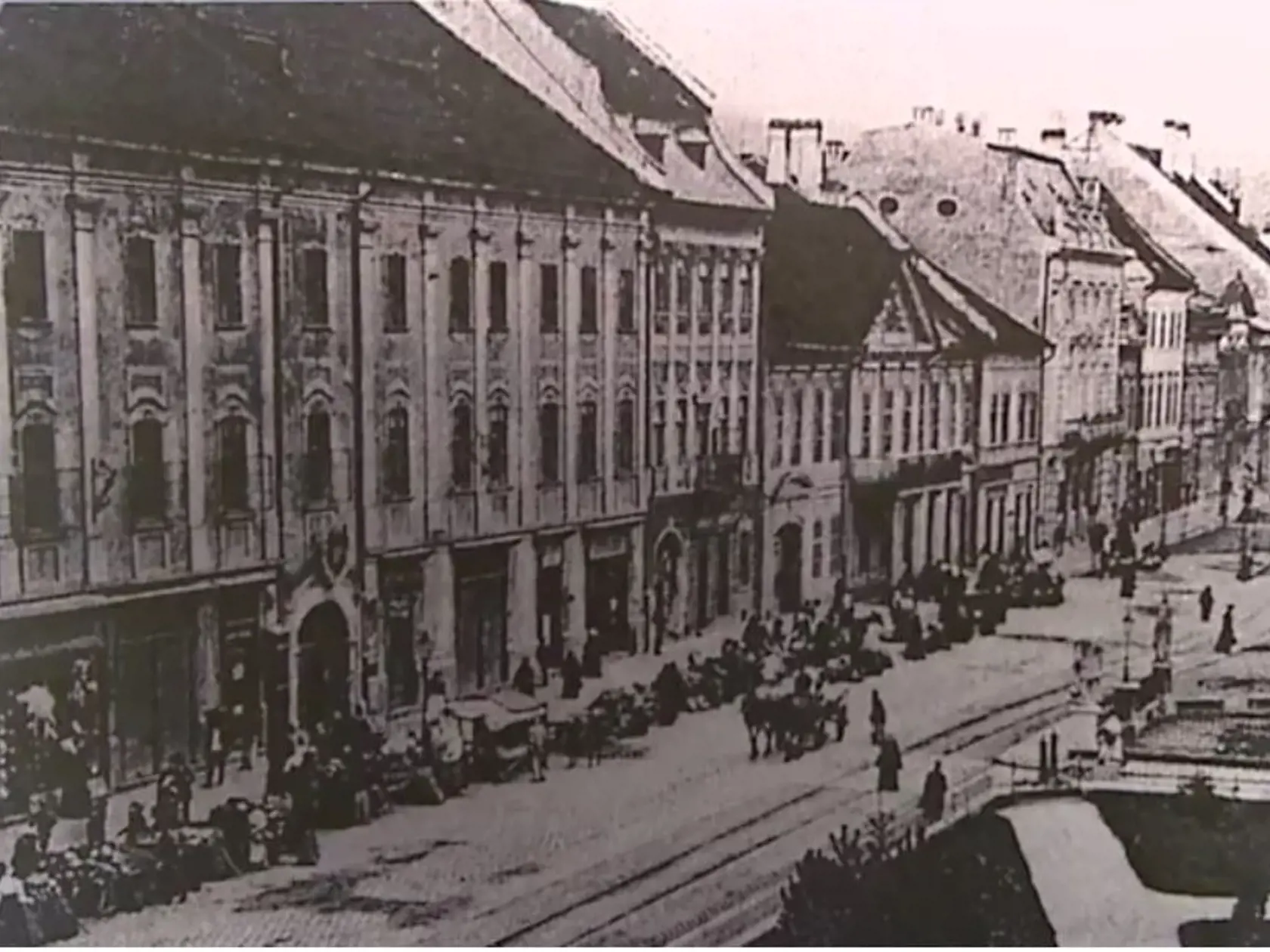 Budova kde sa našiel poklad. (dobové foto)