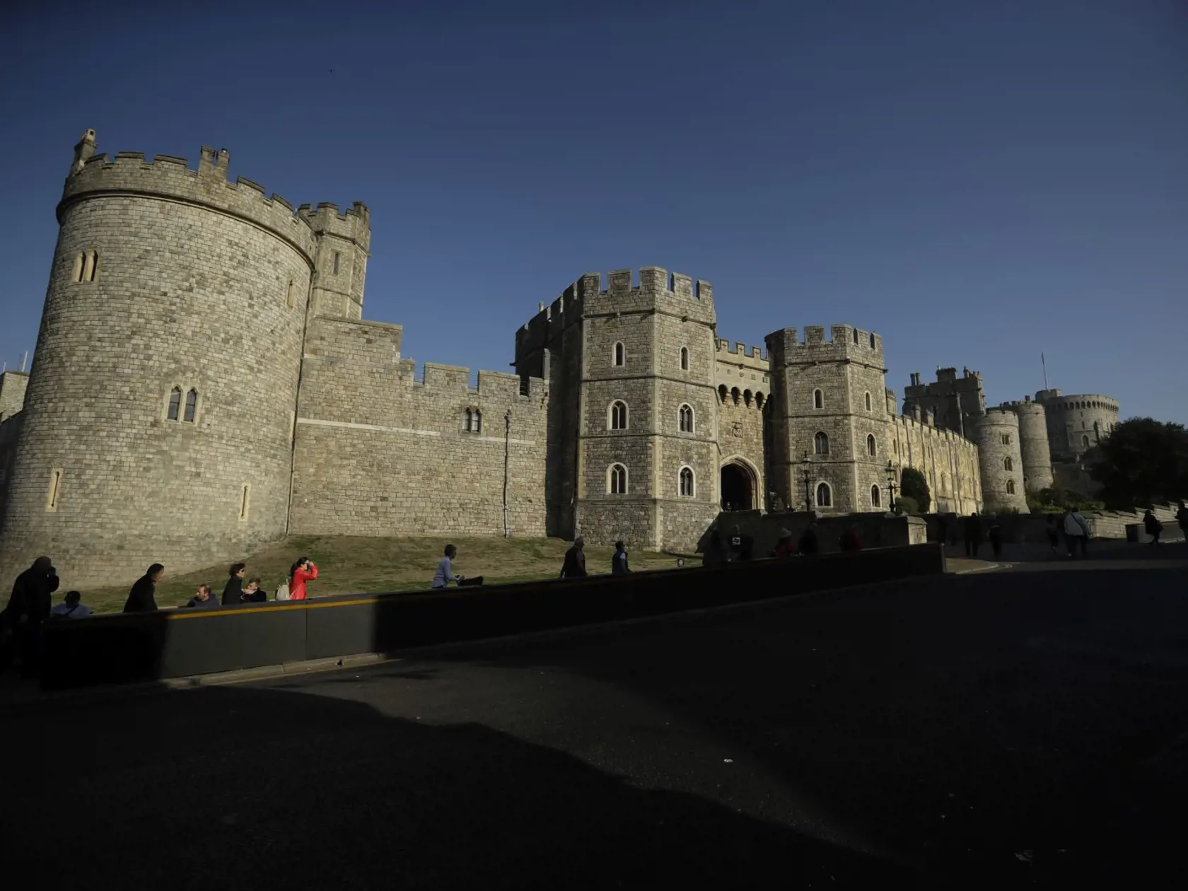 Hrad Windsor, na ktorom svadba prebieha.
