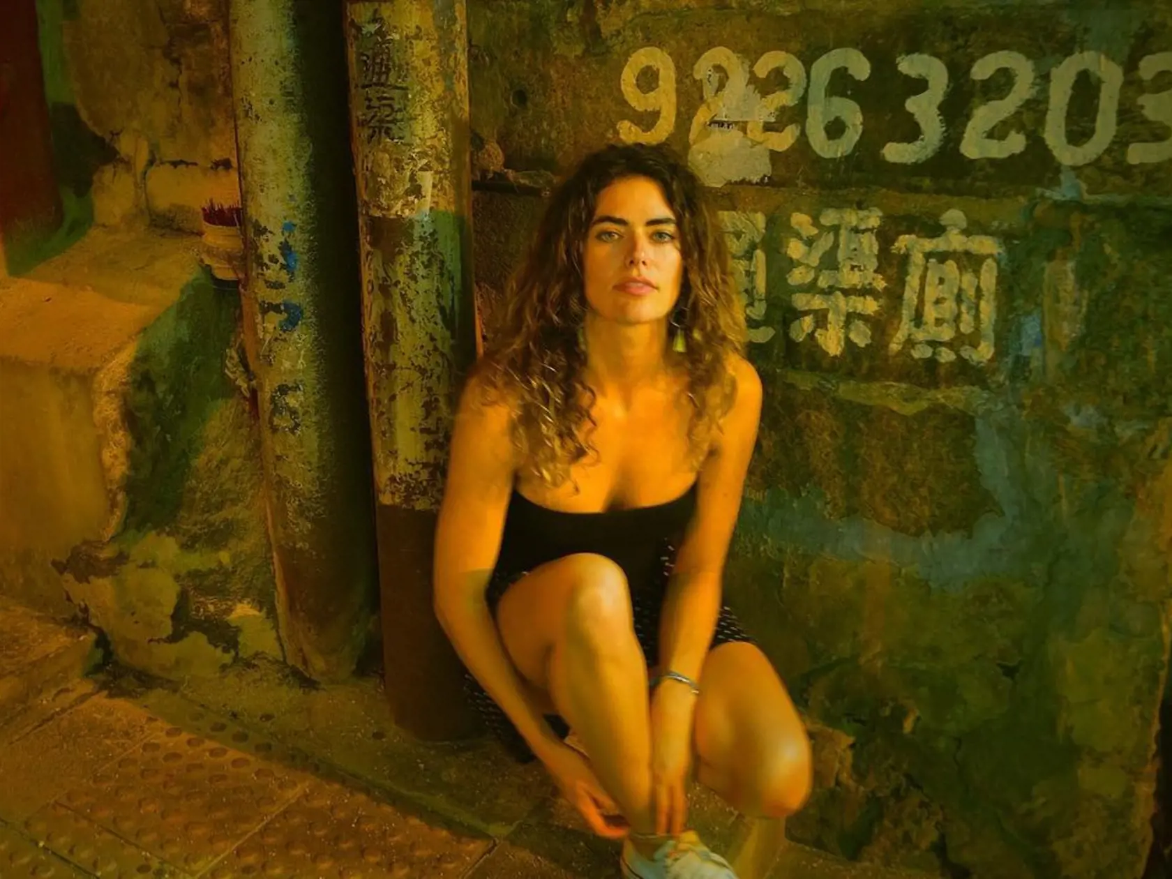Modelka Alyson Le Borges (35) je ženským stelesnením jej slávneho dedka, francúzskeho hereca Alaina Delona.