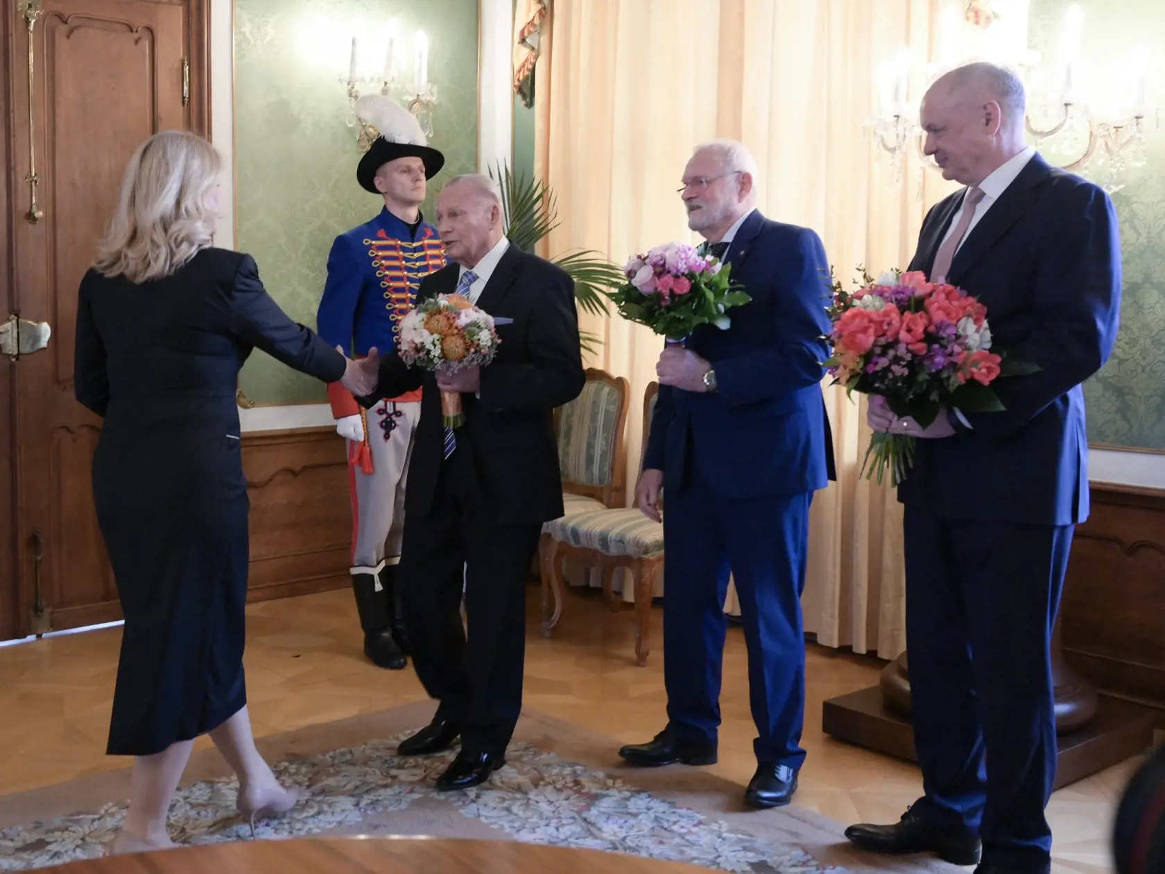 V Prezidentskom paláci bolo mimoriadne rušne. Včera sa tam uskutočnil tradičný novoročný obed Zuzany Čaputovej s bývalými prezidentmi.