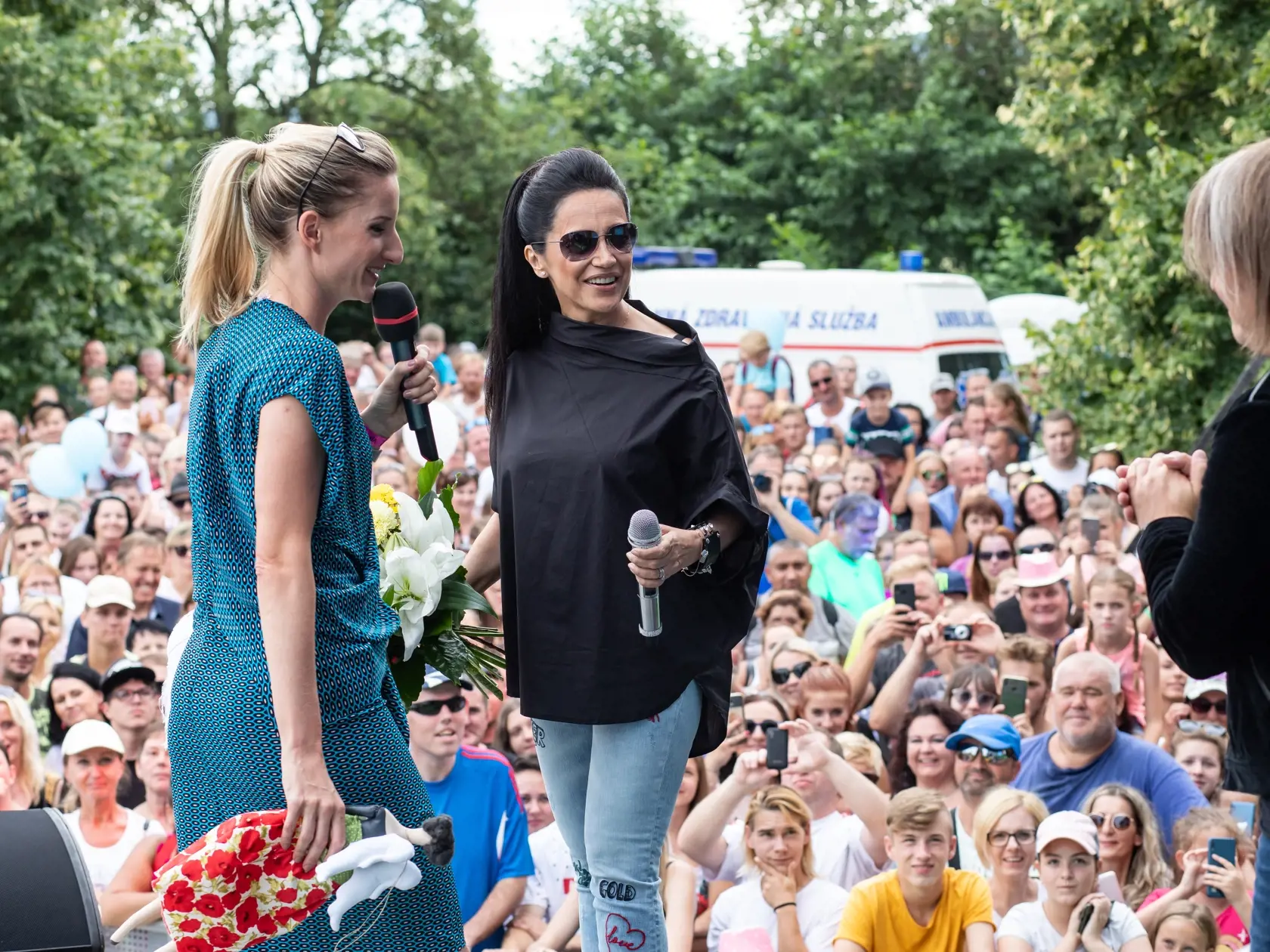 Deň otvorených dverí v TV Markíza. Na fotke: Lucie Bílá a Adela Banášová