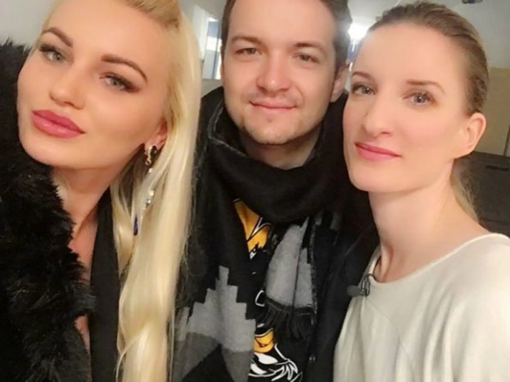 Eva na snímke s Viktorom a Adelou.