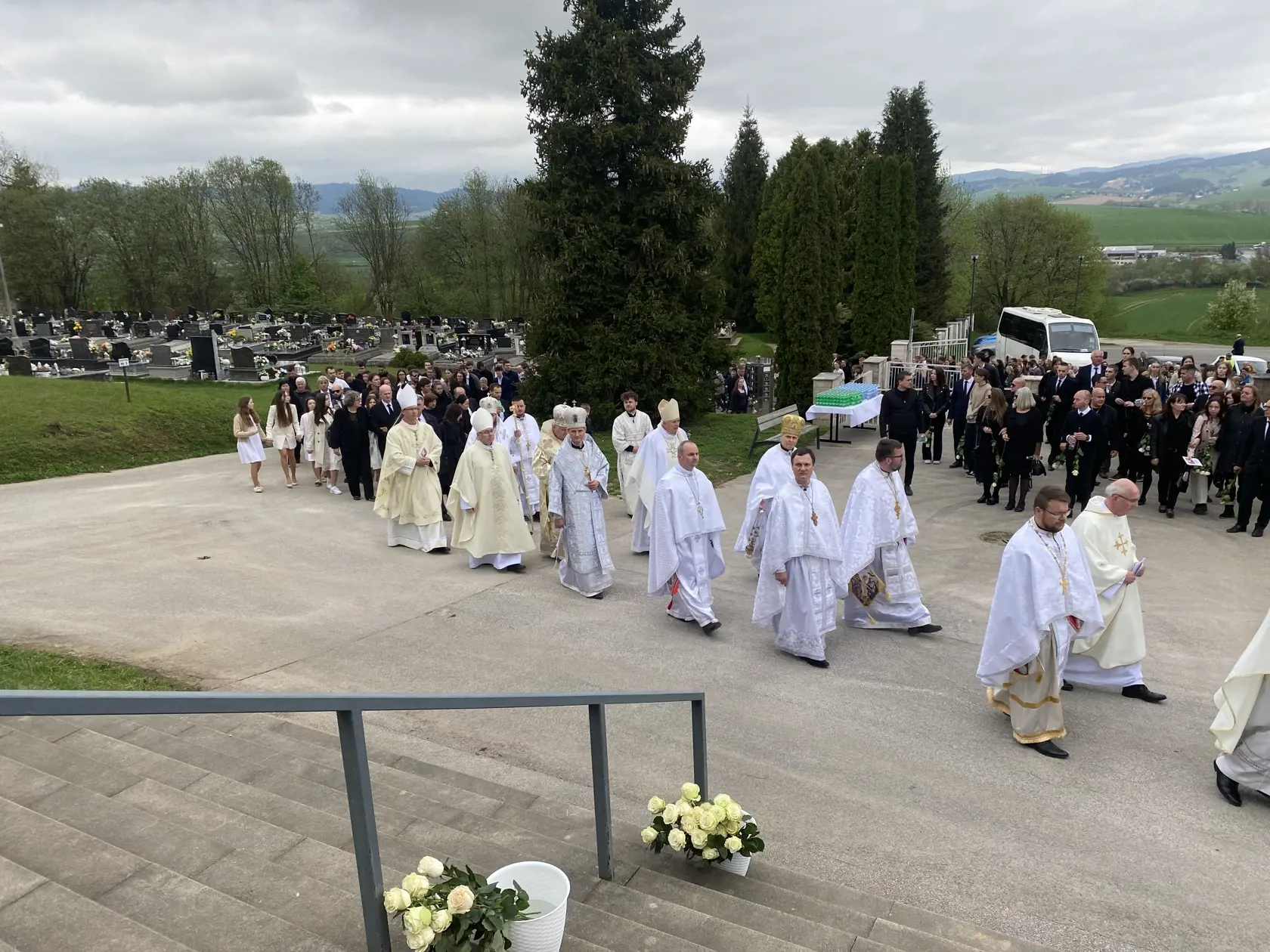 Pohreb troch obetí tragickej havárie pri Spišskej Kapitule v sobotu 6. 4. 2024.