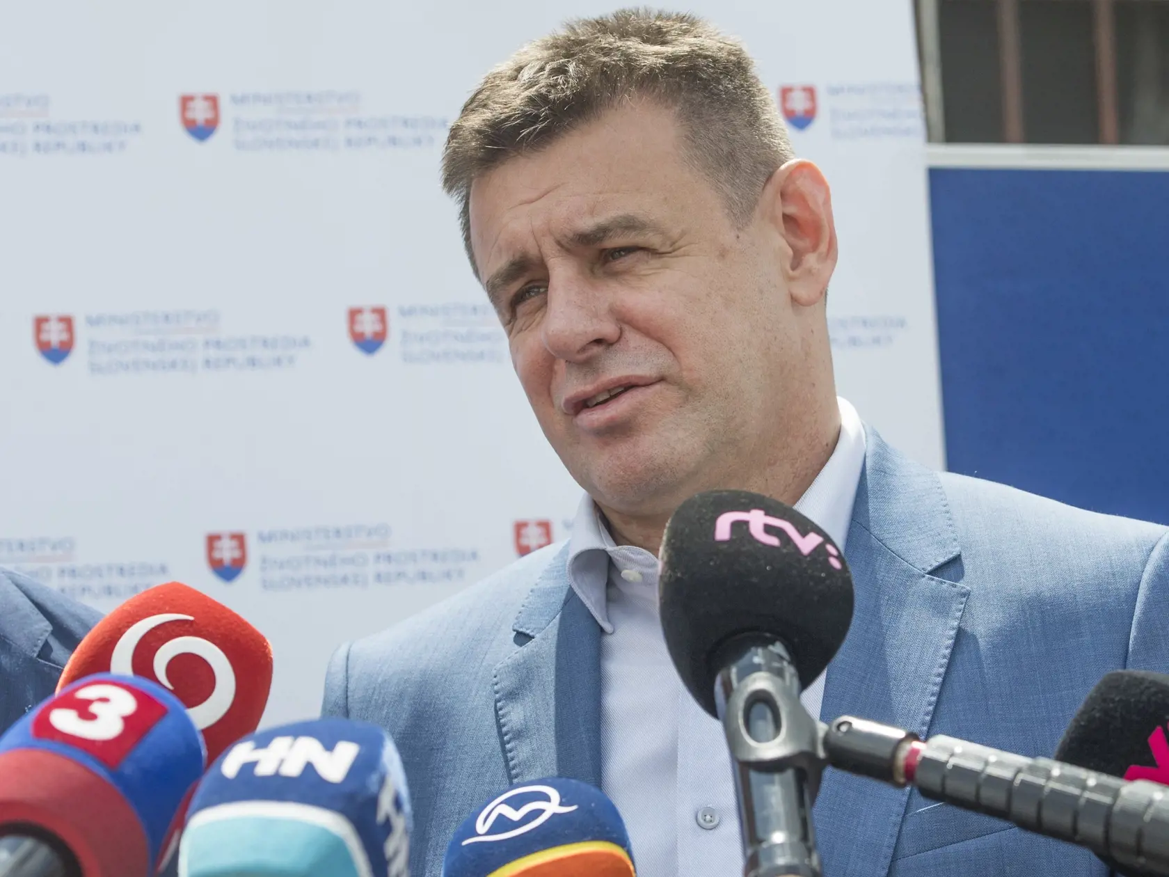 Najviac z členov vlády v minulom roku zarobil minister životného prostredia László Sólymos (Most-Híd).
