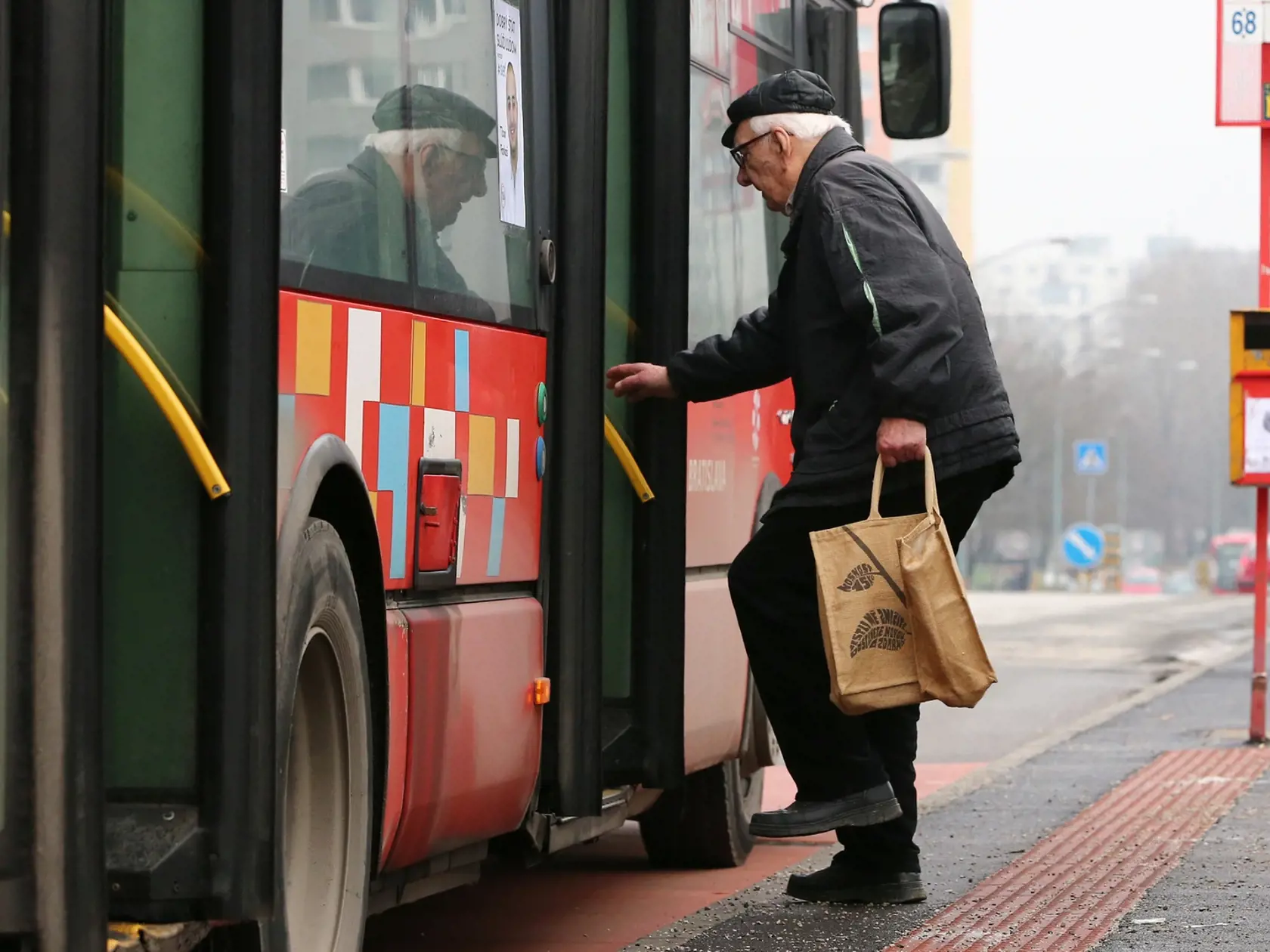Od januára štát sa pridávanie dní k dôchodkovému veku zaokrúhli na mesiace.