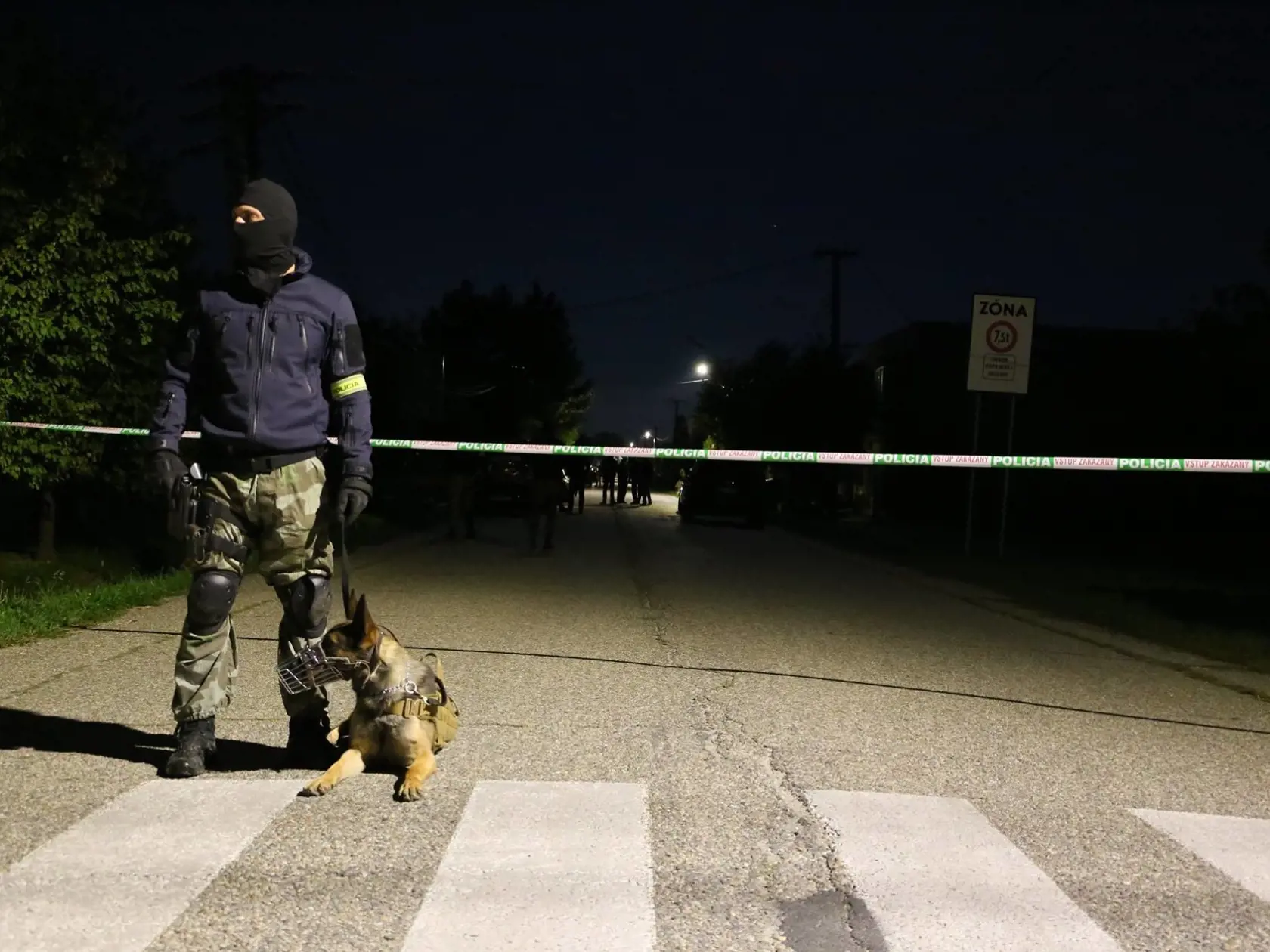 Nadchli ľudí: Policajti si zásahom v Kollárove napravili imidž.