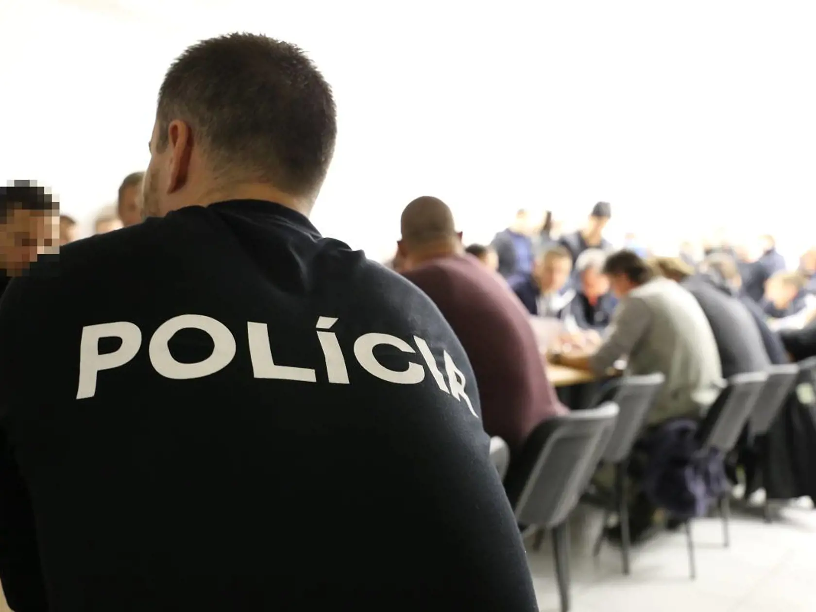 Fotografie z noci zo stredy na štvrtok pár minút pred začiatkom mimoriadneho zásahu v Kolárove.