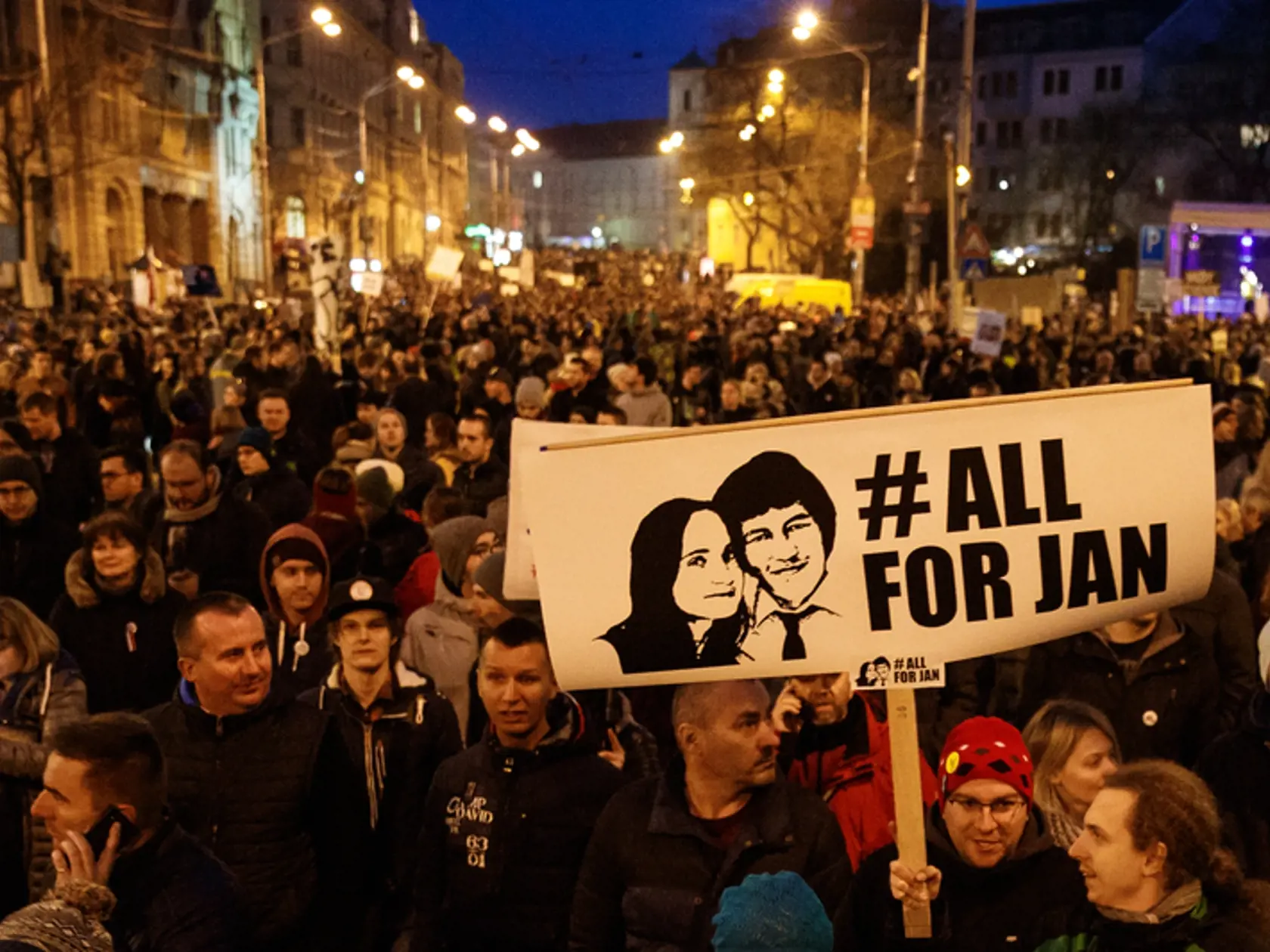 Vražda Kuciaka a jeho snúbenice spustila v spoločnosti lavínu protestov.