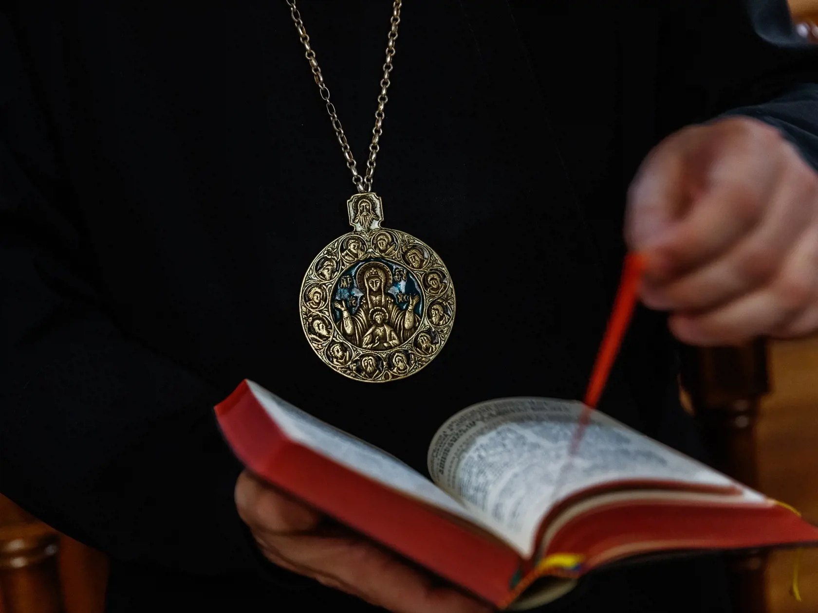 Najvyšší základný mesačný plat duchovného v hrubom je 788,60 eura. 