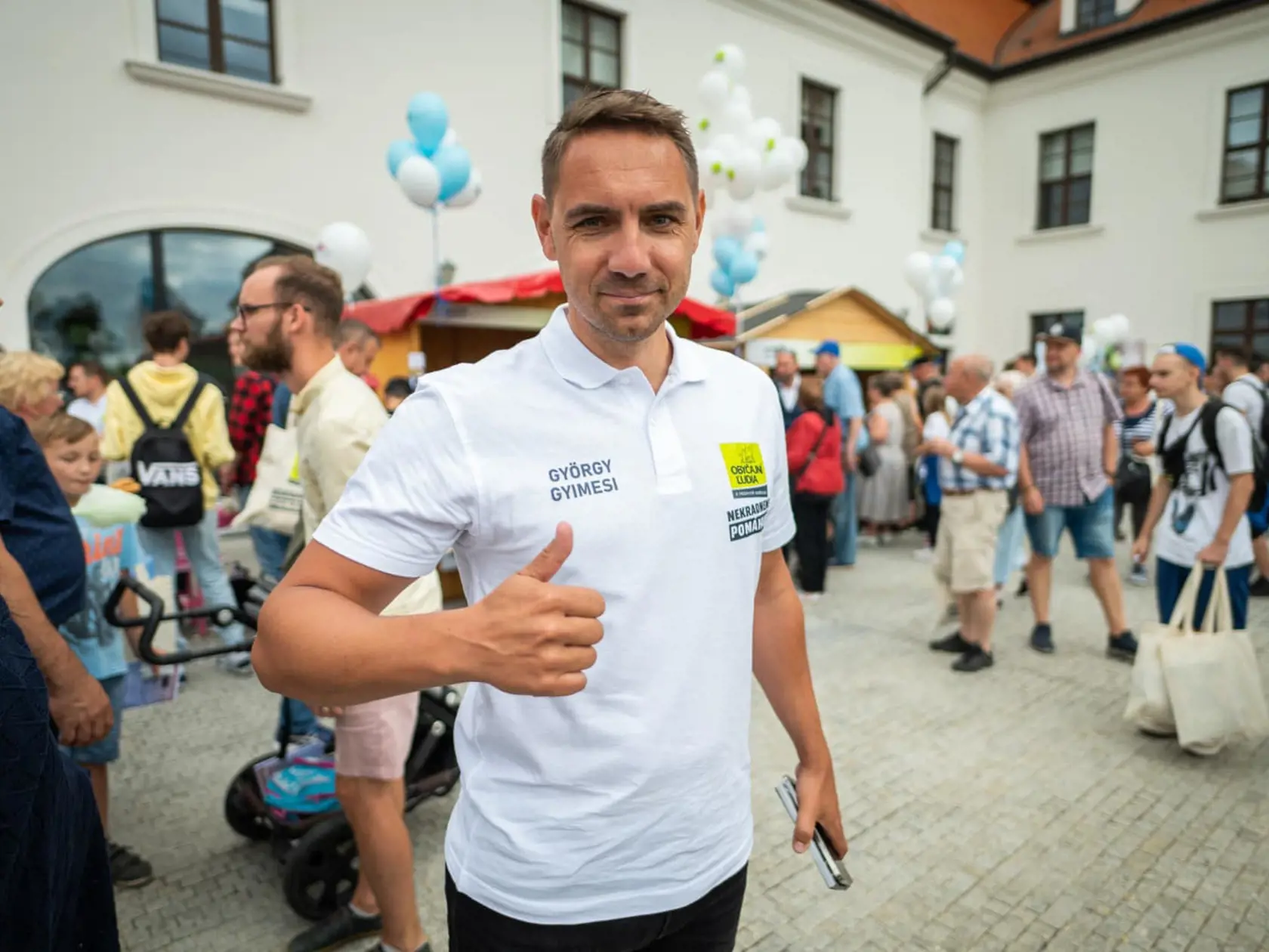 Poslanec OĽaNO György Gyimesi počas Dňa otvorených dverí v NRSR.
