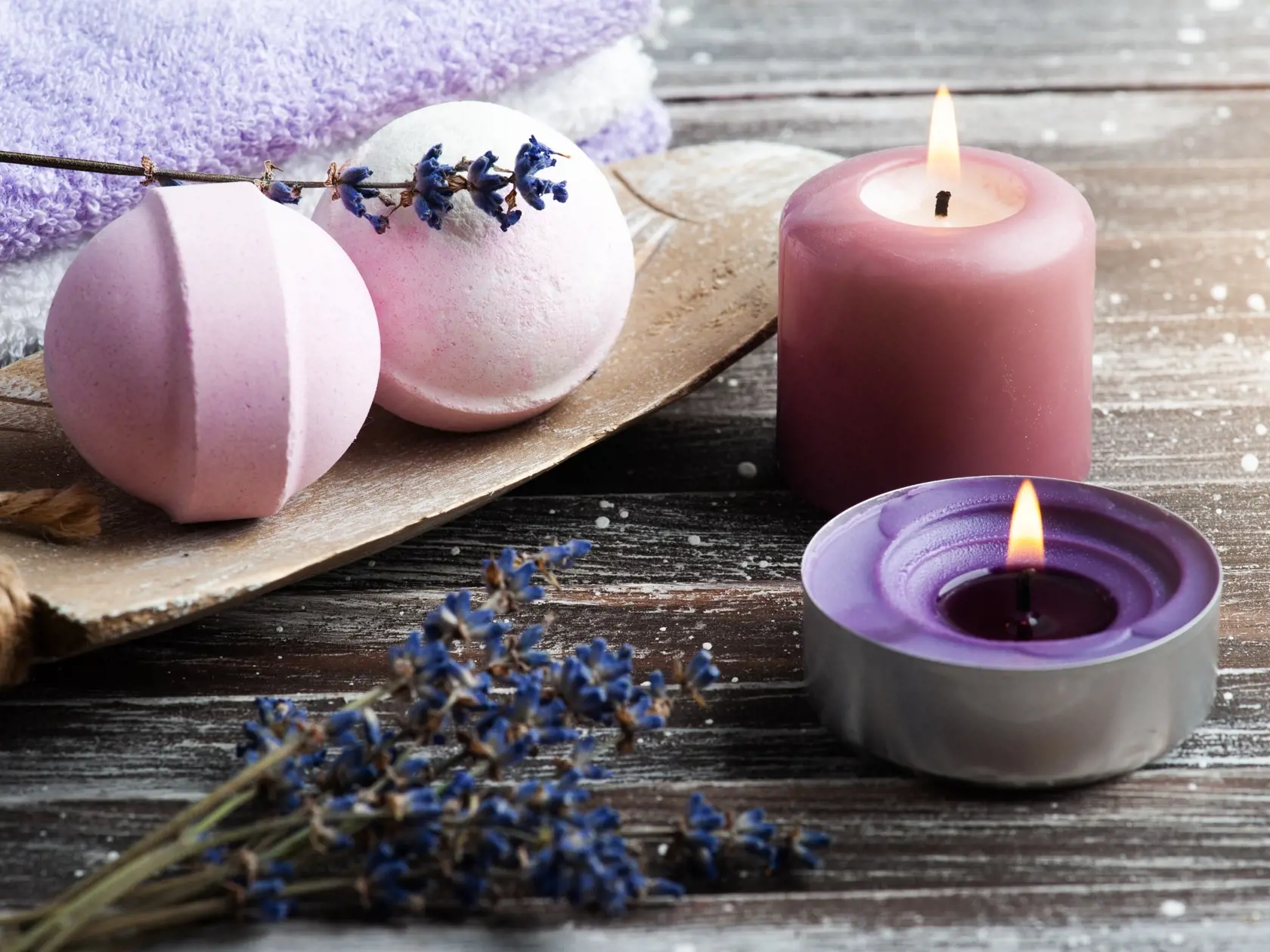 Vanilla,Aroma,Bath,Bombs,In,Spa,Composition,With,Dry,Lavender