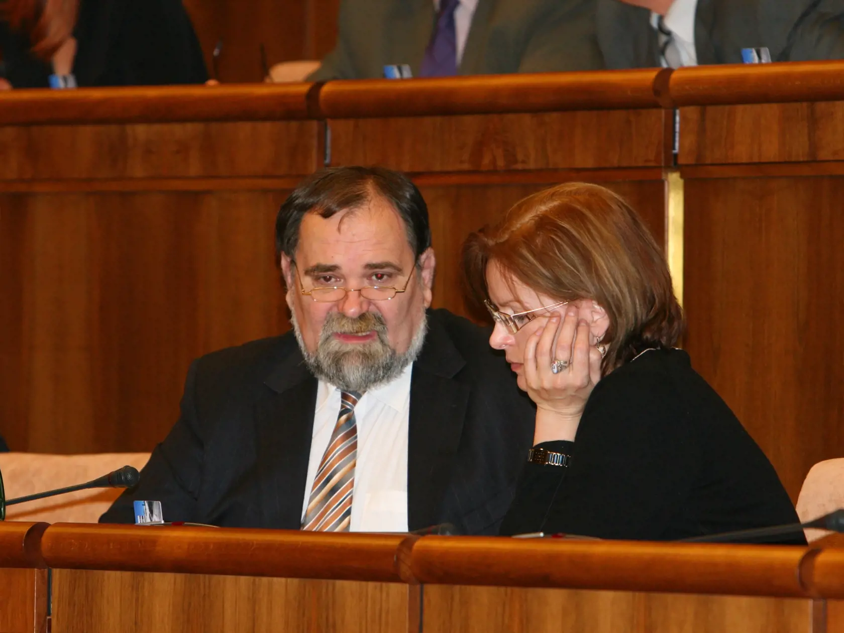 Anna Belousovová - niekdajšia poslankyňa Národnej rady Slovenskej republiky a expredsedníčka SNS a nebohý poslanec Smeru, Miroslav Číž