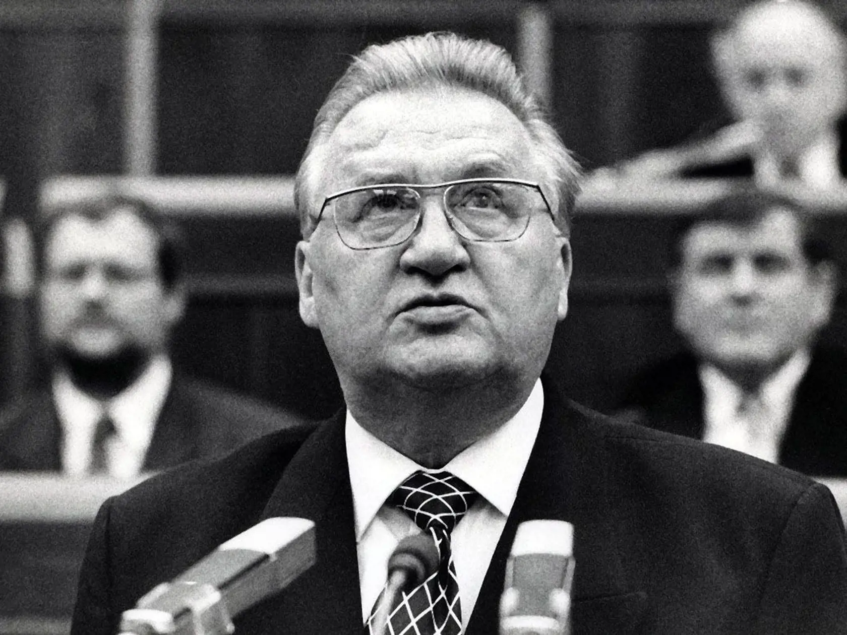 V marci 1994 predniesol Michal Kováč v parlamente správu o stave republiky, čo viedlo k pádu Mečiarovej vlády.