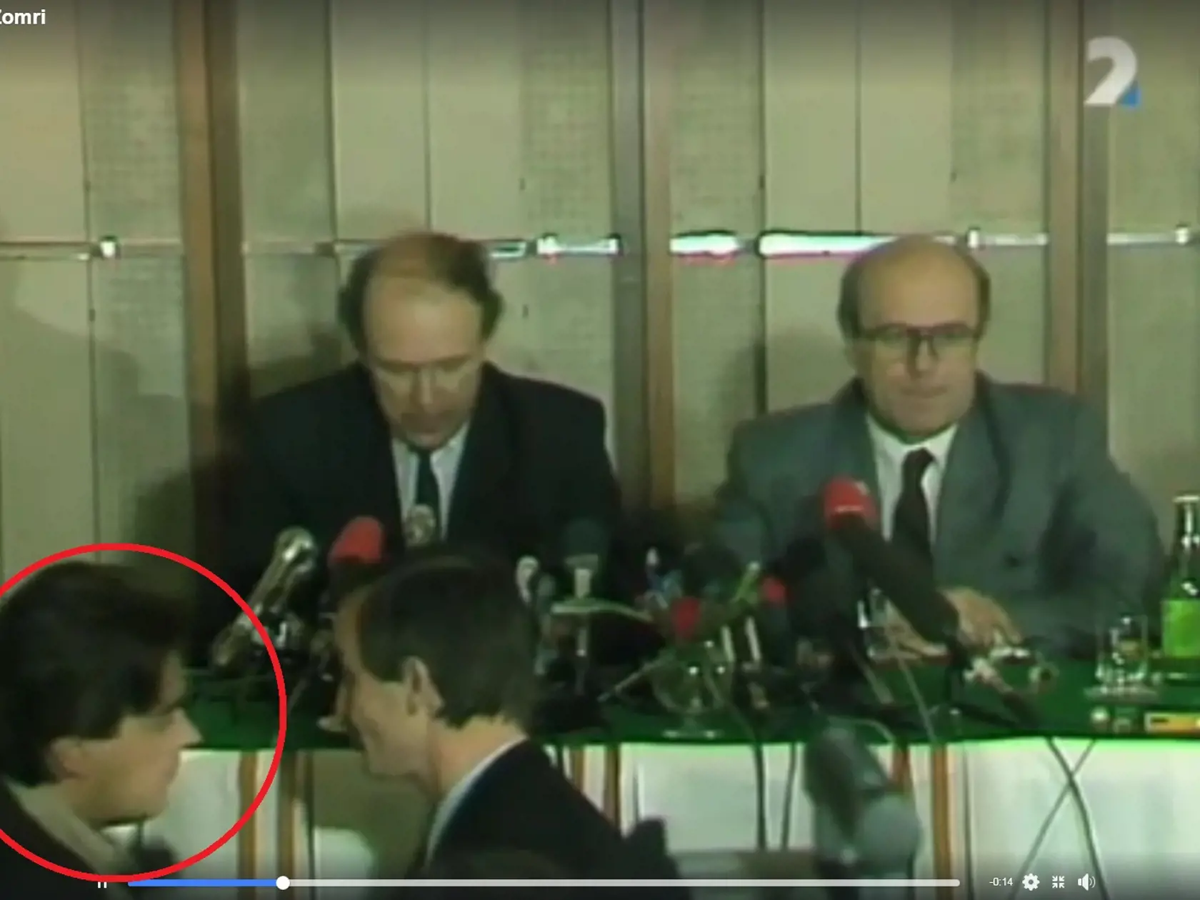 December 1989: Marian Kočner s foťákom zaznamenával výstup vtedajšieho predsedu česko-slovenskej vlády národného porozumenia vytvorenej po nežnej revolúcii Mariána Čalfu.