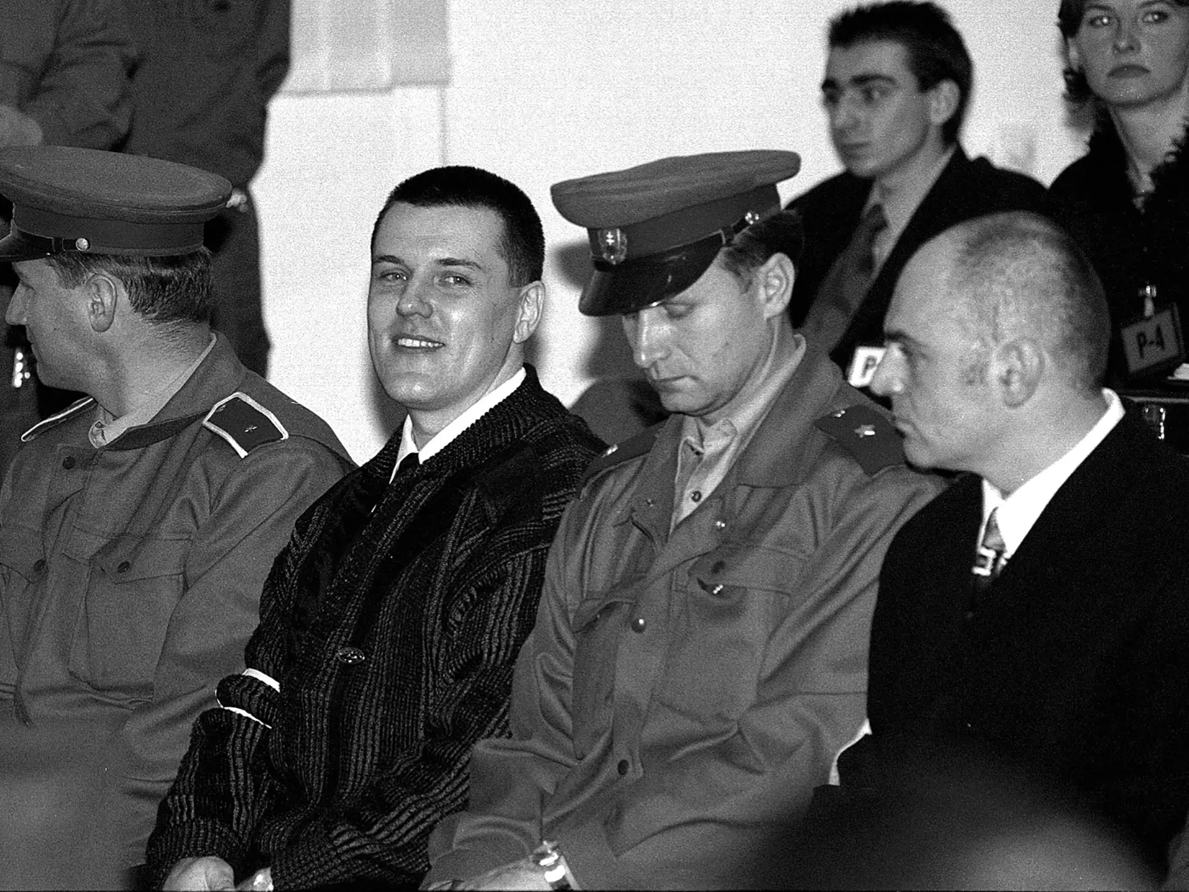 V ROKU 2000 NA PRVOM PROCESE S BOSOM Vypovedať v prípadoch vrážd nemal kto, všetci sa báli Černáka. (archívne foto) Dnes je z neho muž odsúdený na doživotie, ktorý by rád opustil svoju celu a išiel na slobodu.