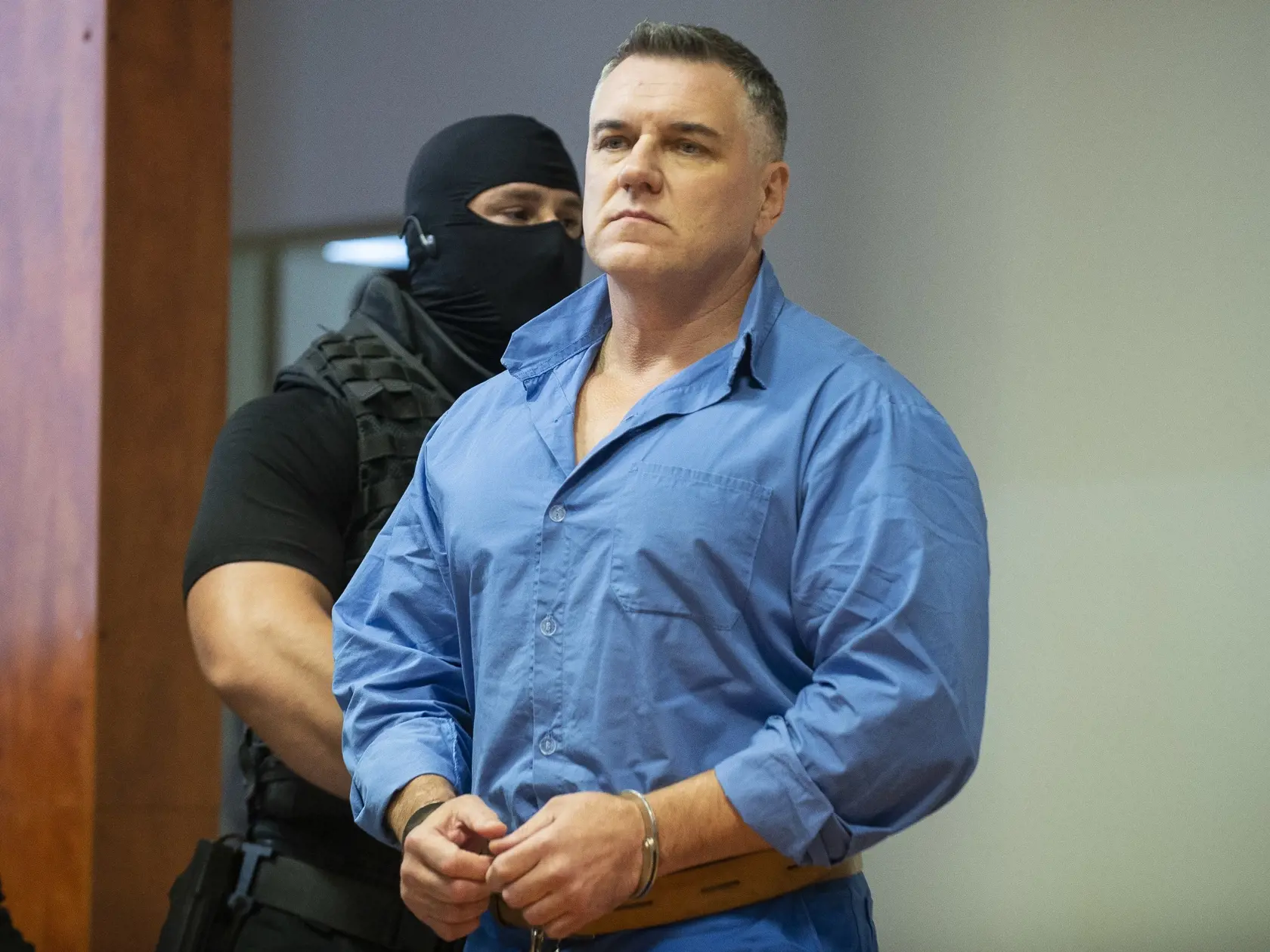 BOSOVIA Mikuláš Černák, dole, a Róbert Lališ, alias Kýbel, vpravo, besnenie v podsvetí prežili a dnes sa spolu stretávajú na súde pre údajne plánovanú likvidáciu Sylvie Volzovej.