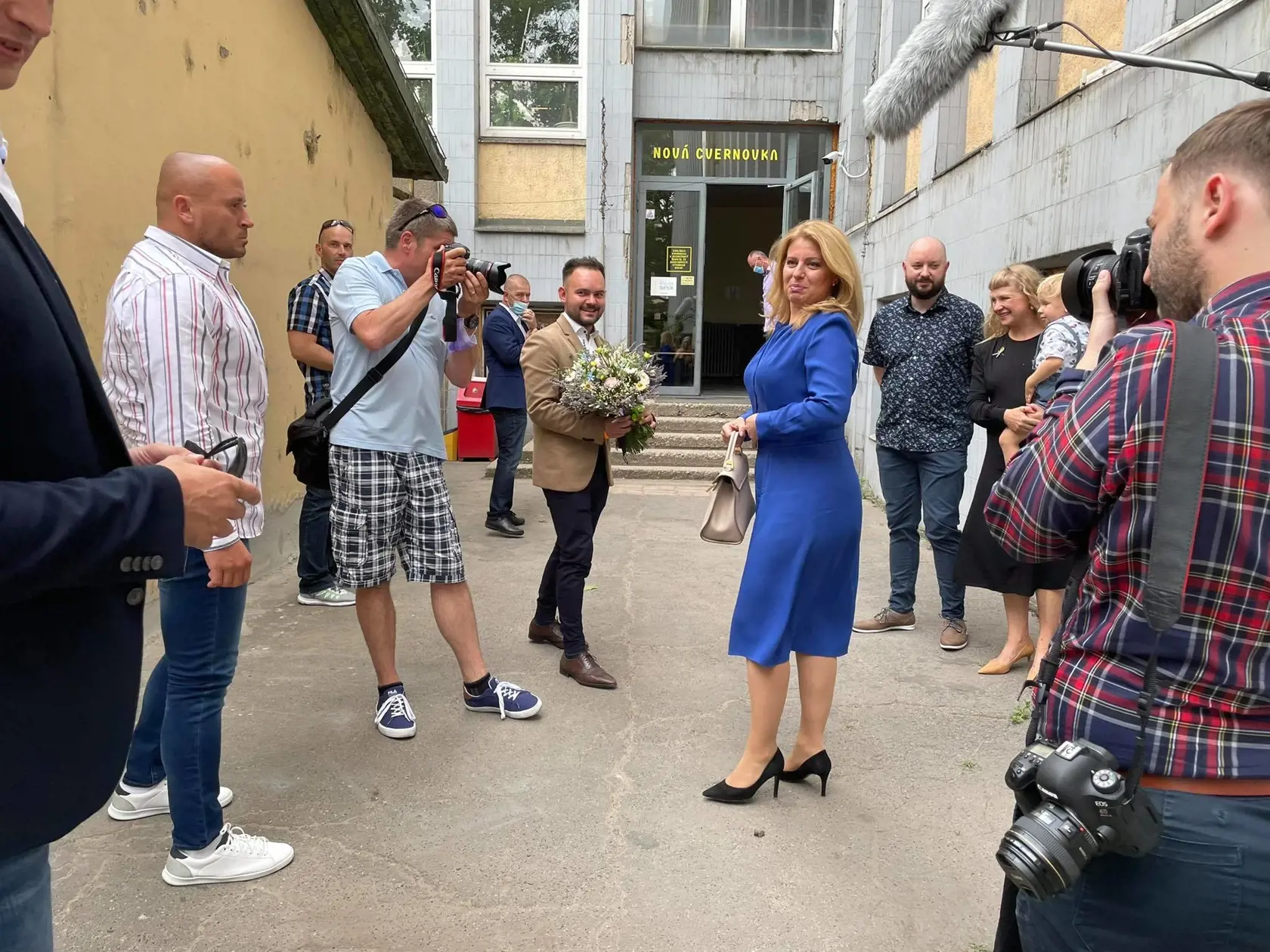 Zuzana Čaputová sa zúčastnila diskusie v Novej Cvernovke spoločne s rodičmi detí z LGBTI komunity.